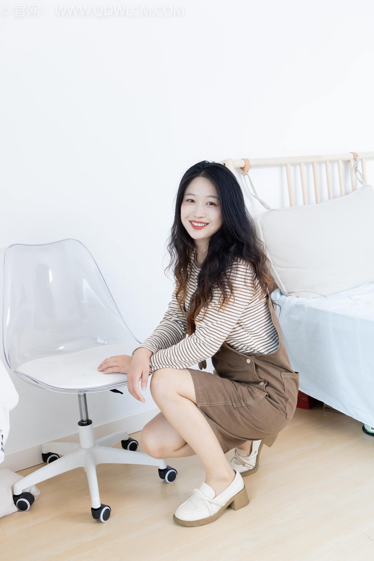 图片[2]-精选勿恋传媒 NO.2388 小紫-皮鞋、薄肉丝大腿袜[136P]-草丛看图