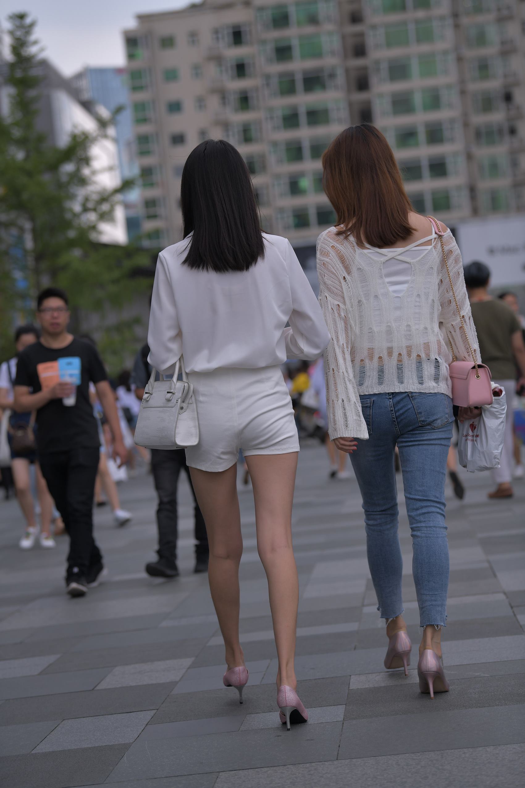 图片[2]-精选精选街拍作品 NO.1754 魂魂街拍作品 – 长腿小解解[11P]-草丛看图