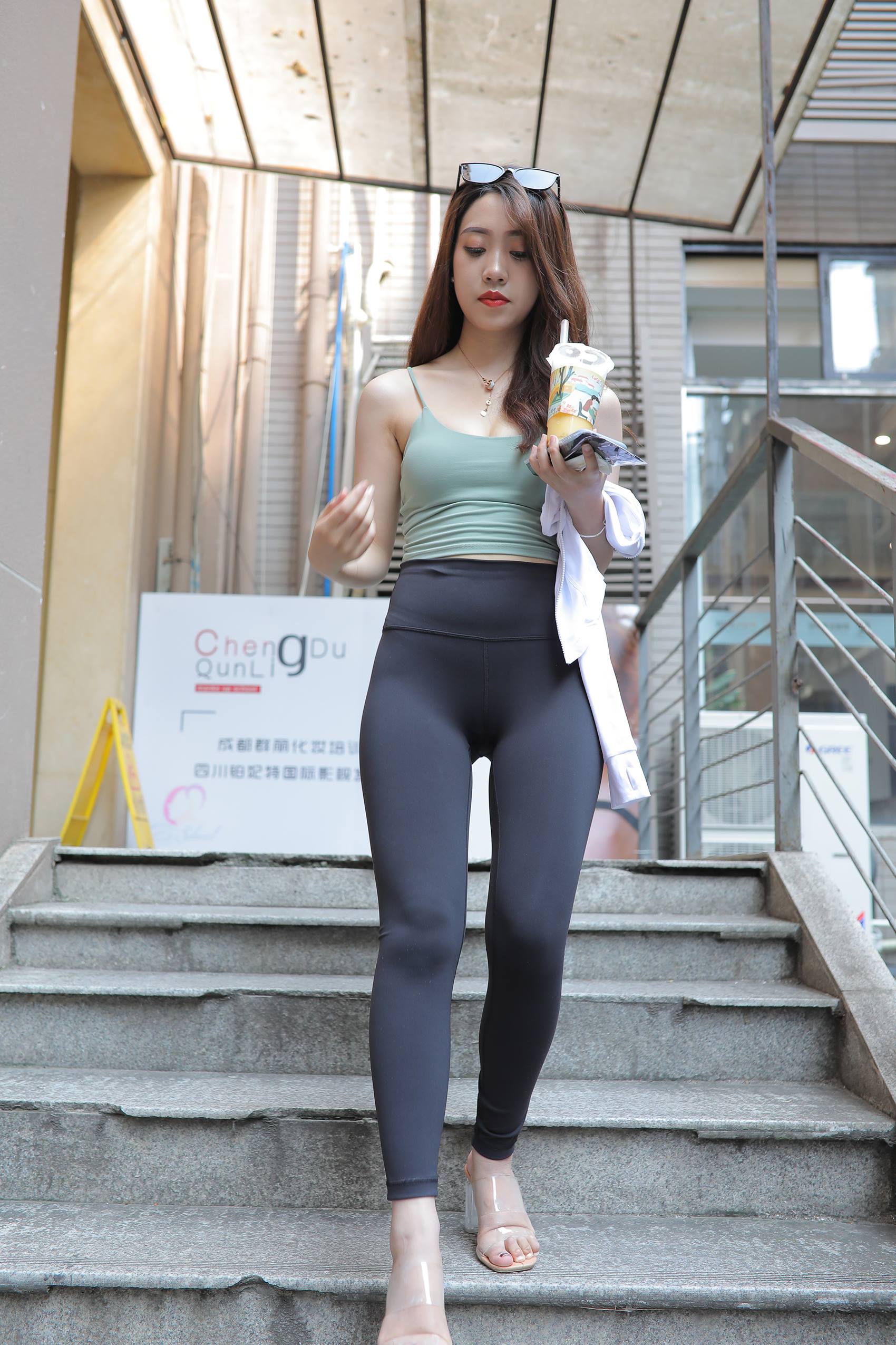 图片[6]-精选精选街拍作品 NO.1884 黑色瑜伽裤女孩[100P]-草丛看图