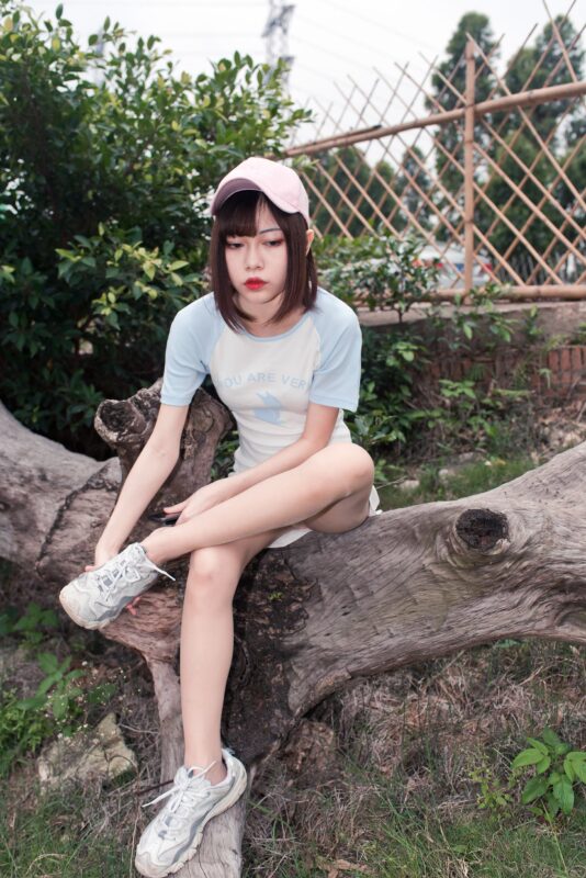 精选精选街拍作品 NO.1713 御风街拍作品 – 肉丝蛋蛋的巴士营地郊游记[92P]-草丛看图