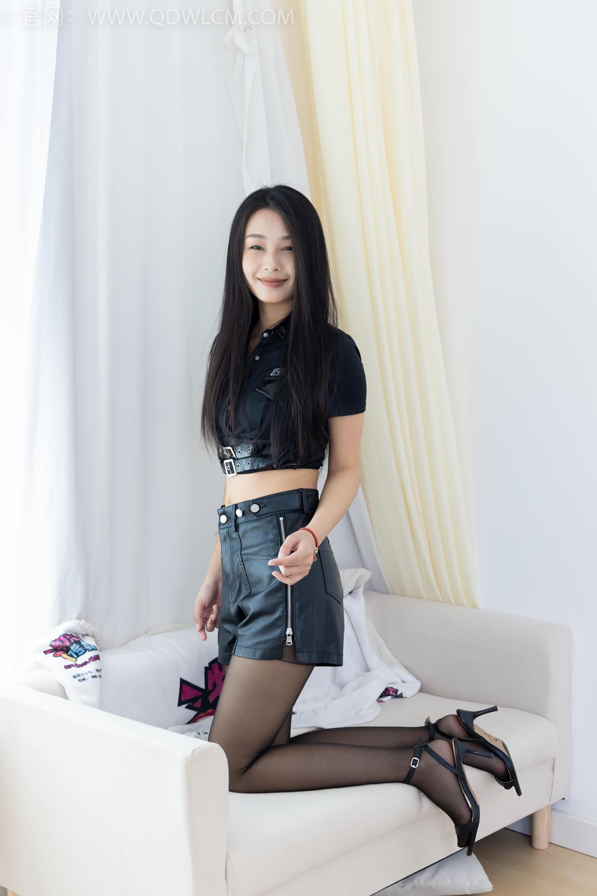 图片[6]-精选勿恋传媒 NO.2374 岚岚-高跟凉鞋、薄黑丝脚尖透明款、肚子疼揉肚子剧情[106P]-草丛看图