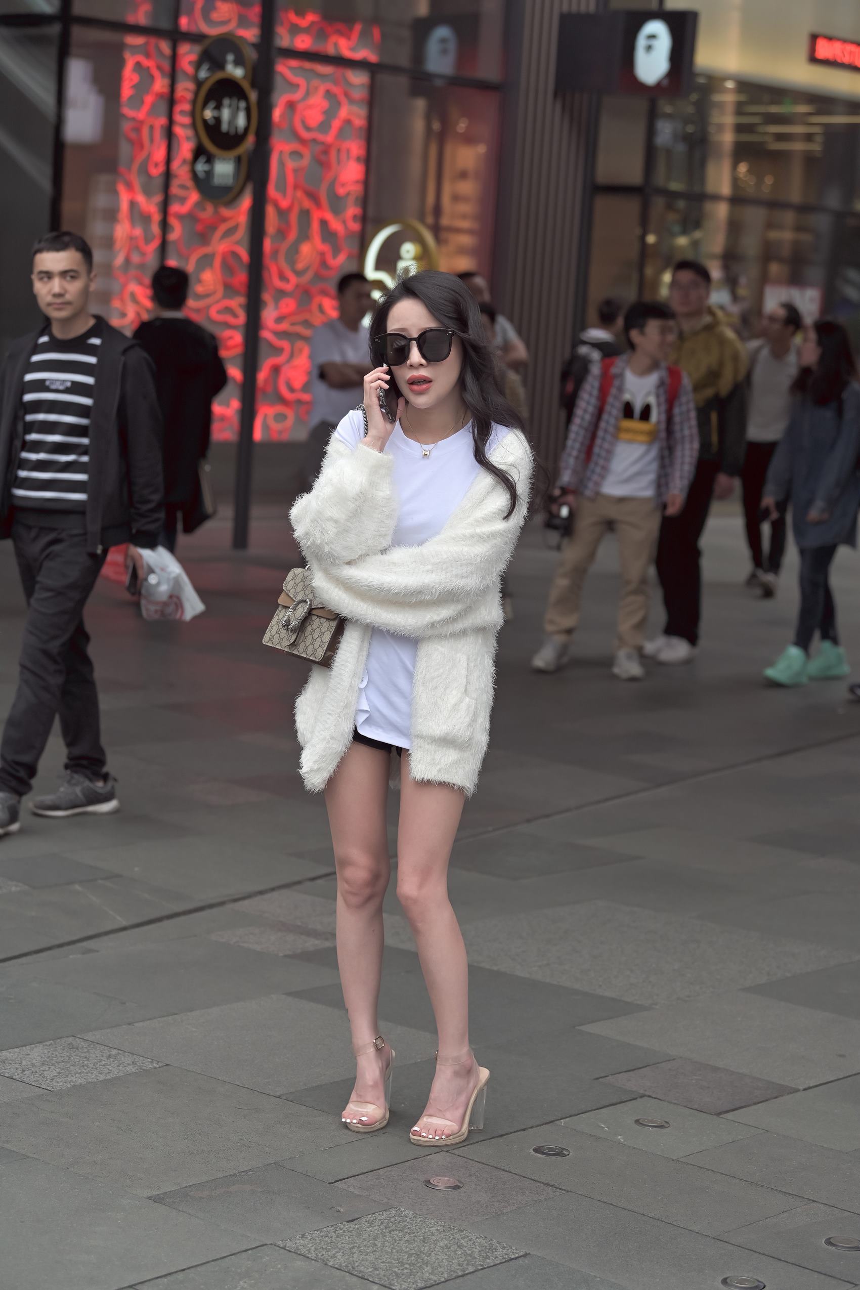 图片[5]-精选精选街拍作品 NO.1702 摄霸街拍作品 – 好白的高跟美腿[26P]-草丛看图