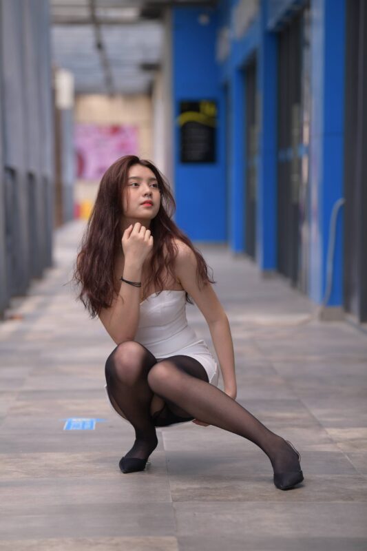 精选精选街拍作品 NO.1886 丝袜长腿美女[104P]-草丛看图