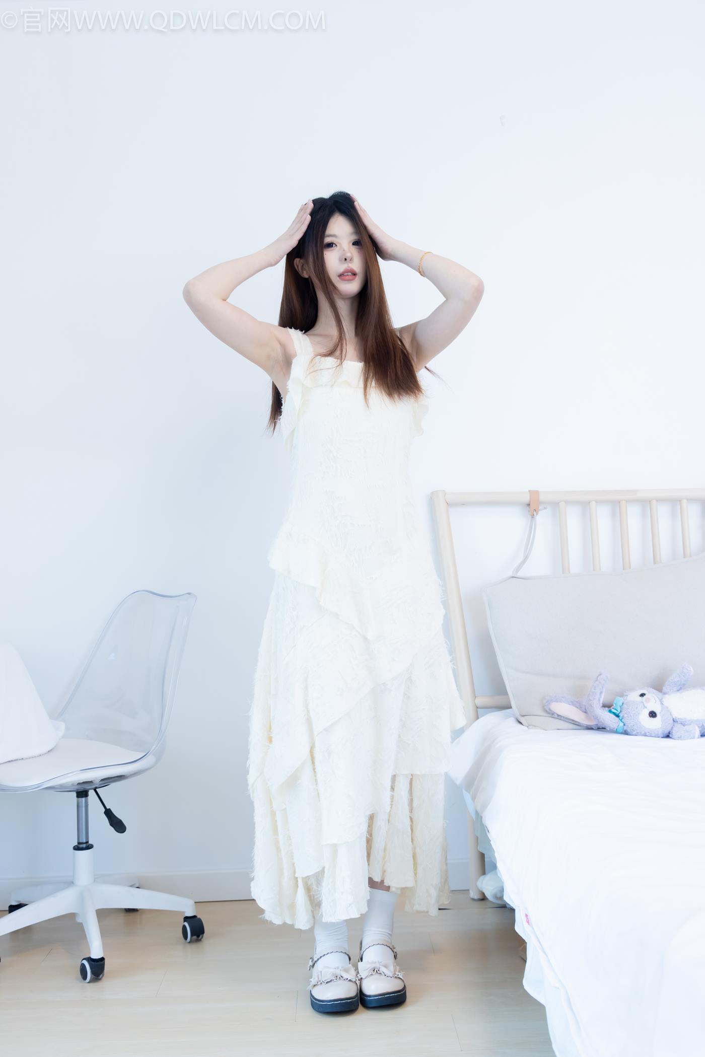 图片[4]-精选勿恋传媒 NO.2281 曲奇-皮鞋、白棉袜、裸足[157P]-草丛看图