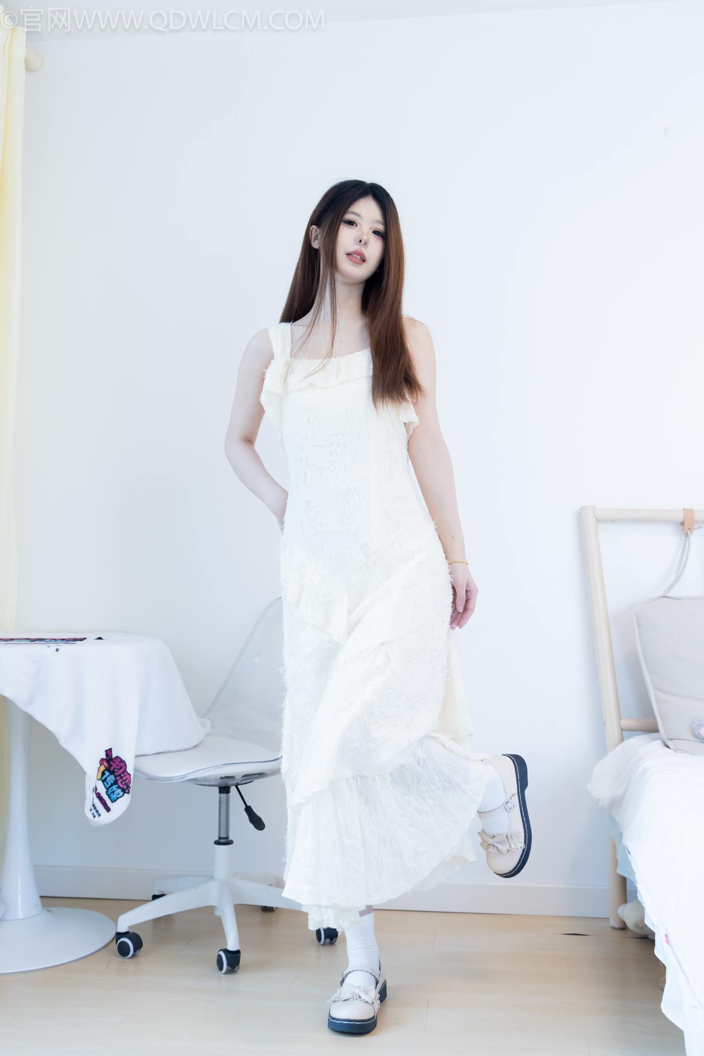 图片[7]-精选勿恋传媒 NO.2281 曲奇-皮鞋、白棉袜、裸足[157P]-草丛看图