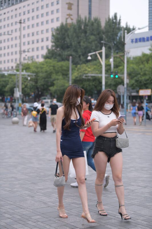 精选精选街拍作品 NO.1852 短裙美女[80P]-草丛看图