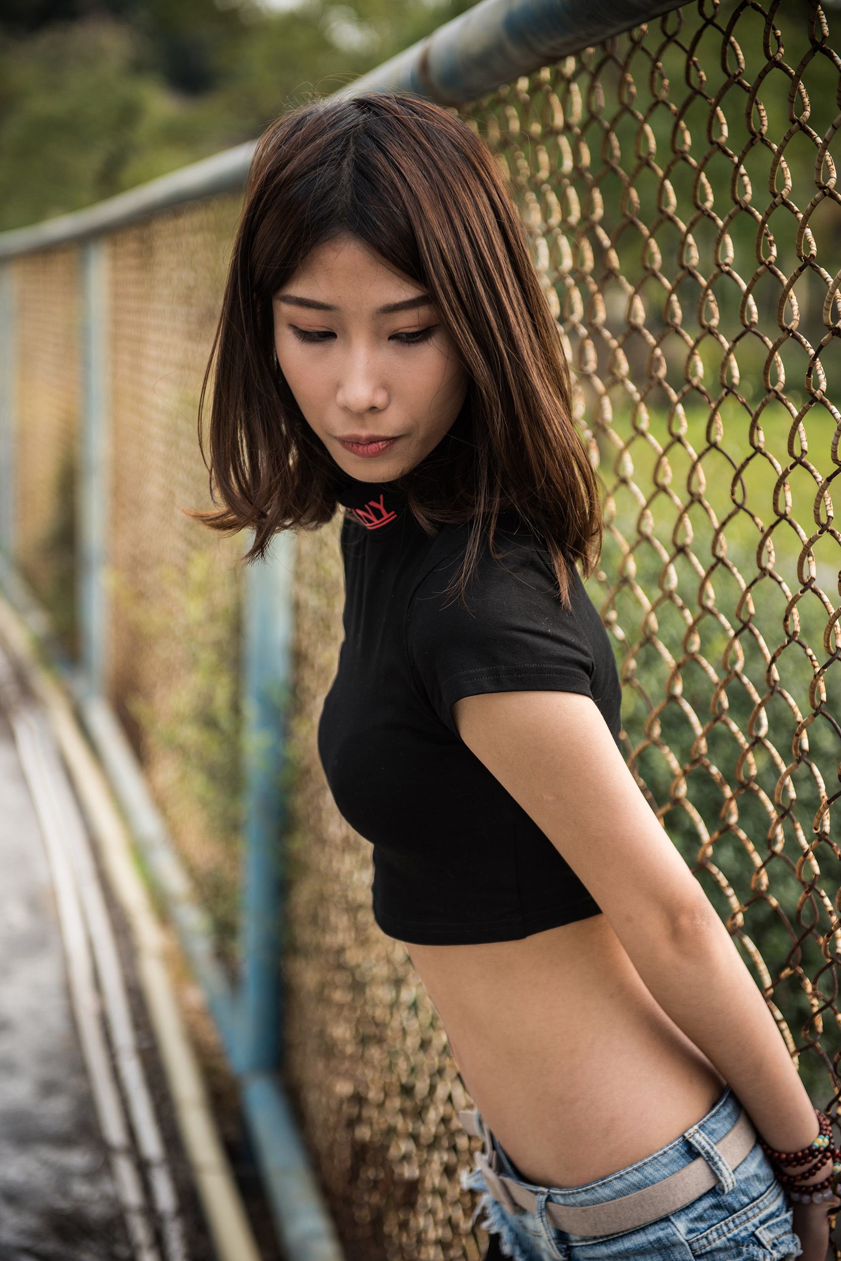 图片[3]-精选精选街拍作品 NO.1746 小透明DK街拍作品 – 反光黑丝翘臀热裤妹[44P]-草丛看图