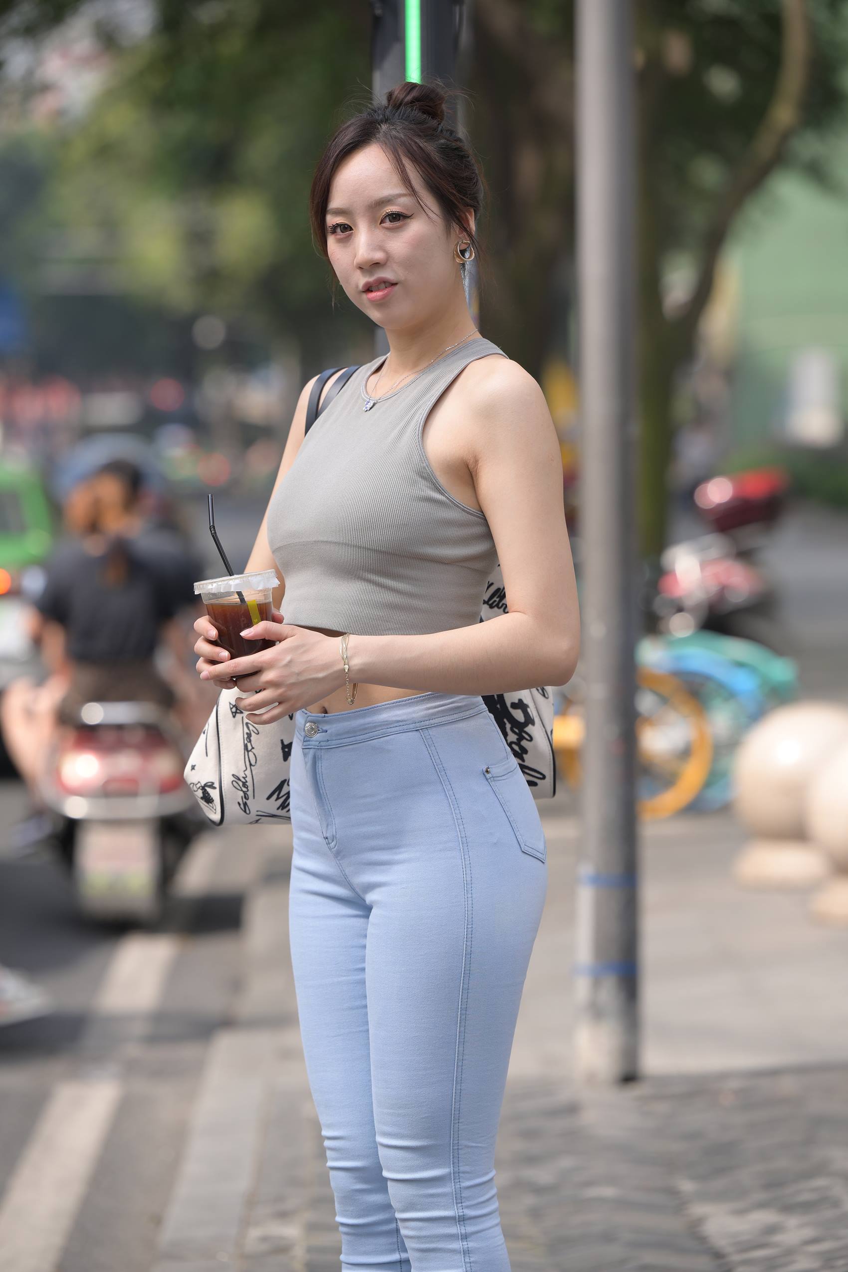 图片[4]-精选精选街拍作品 NO.1811 魂魂摄影作品 – 习惯独行[88P]-草丛看图