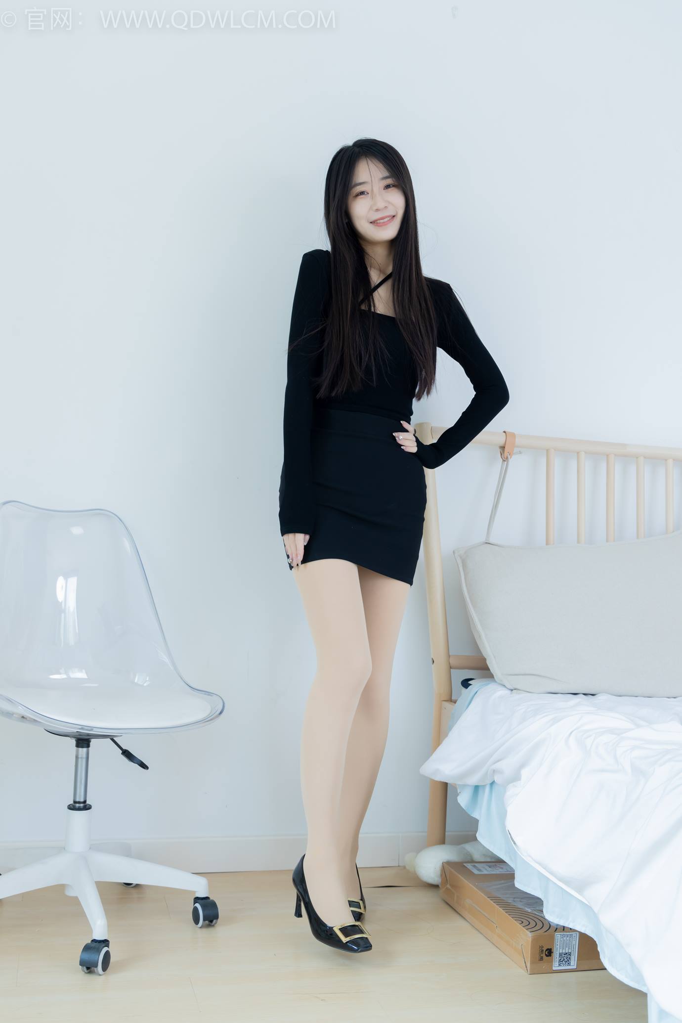 图片[2]-精选勿恋传媒 NO.2298 菜菜-高跟鞋、厚肉丝、肚子痛揉肚子剧情[128P]-草丛看图