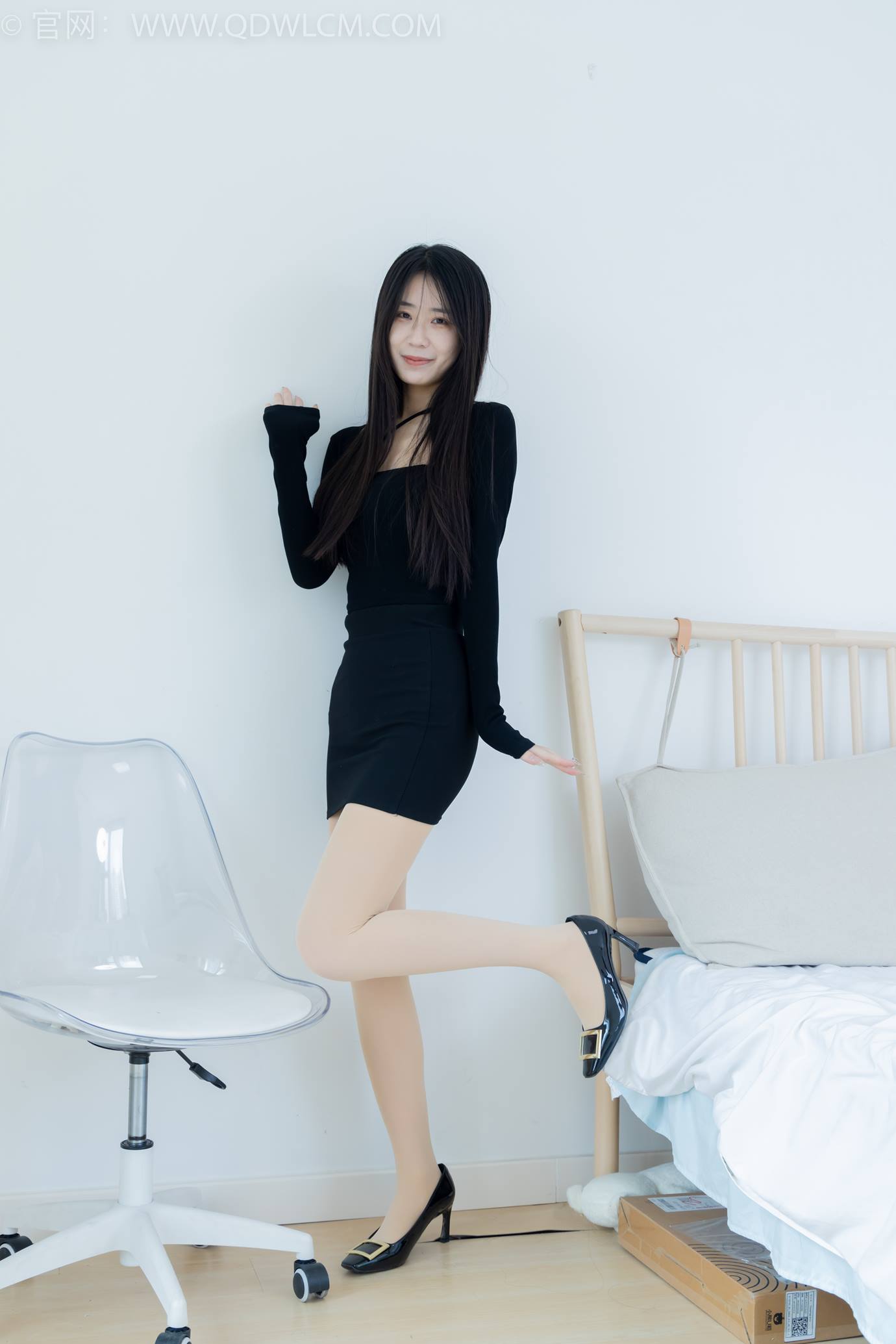 图片[4]-精选勿恋传媒 NO.2298 菜菜-高跟鞋、厚肉丝、肚子痛揉肚子剧情[128P]-草丛看图