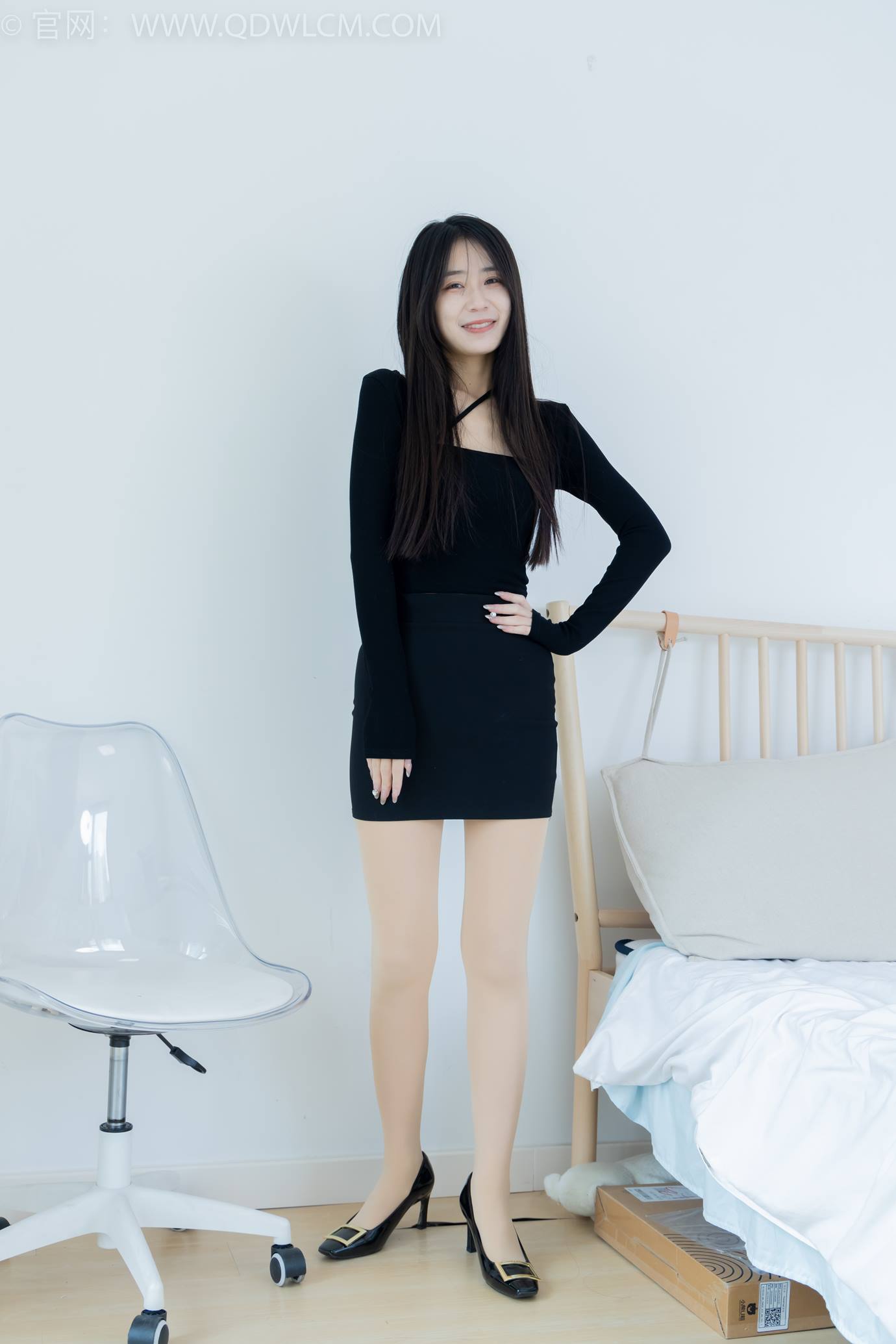 图片[6]-精选勿恋传媒 NO.2298 菜菜-高跟鞋、厚肉丝、肚子痛揉肚子剧情[128P]-草丛看图