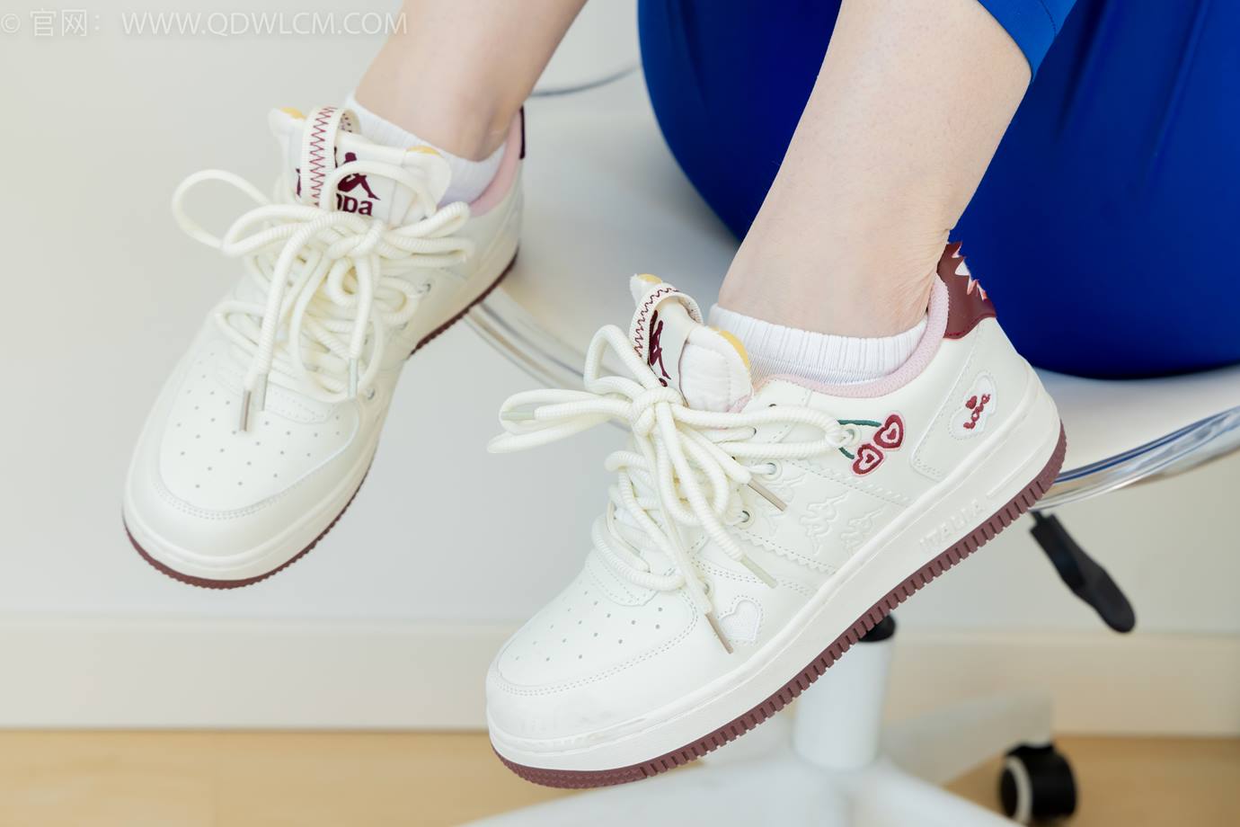 图片[3]-精选勿恋传媒 NO.2301 曲奇-板鞋、白短棉袜、裸足、校服[150P]-草丛看图