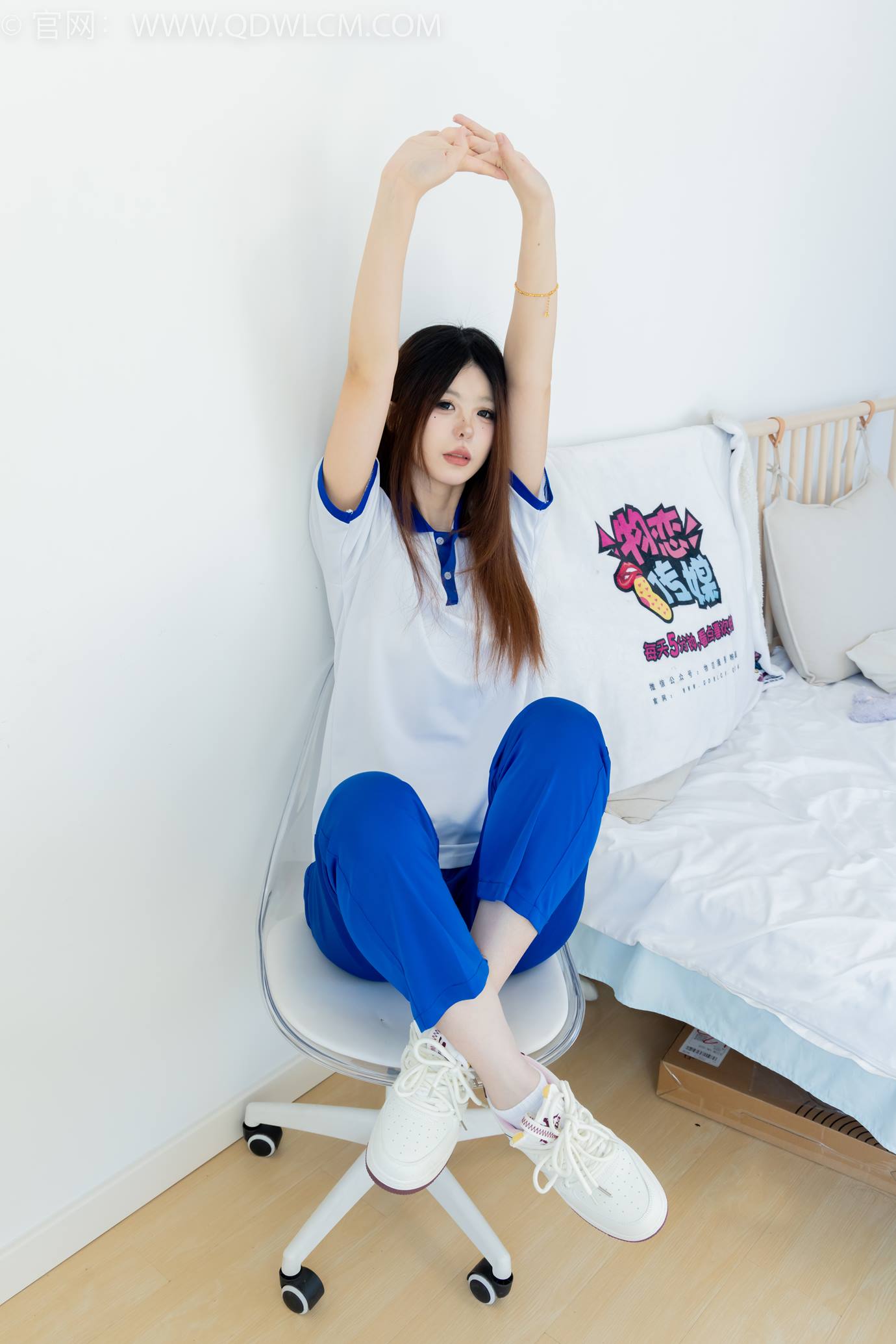 图片[7]-精选勿恋传媒 NO.2301 曲奇-板鞋、白短棉袜、裸足、校服[150P]-草丛看图