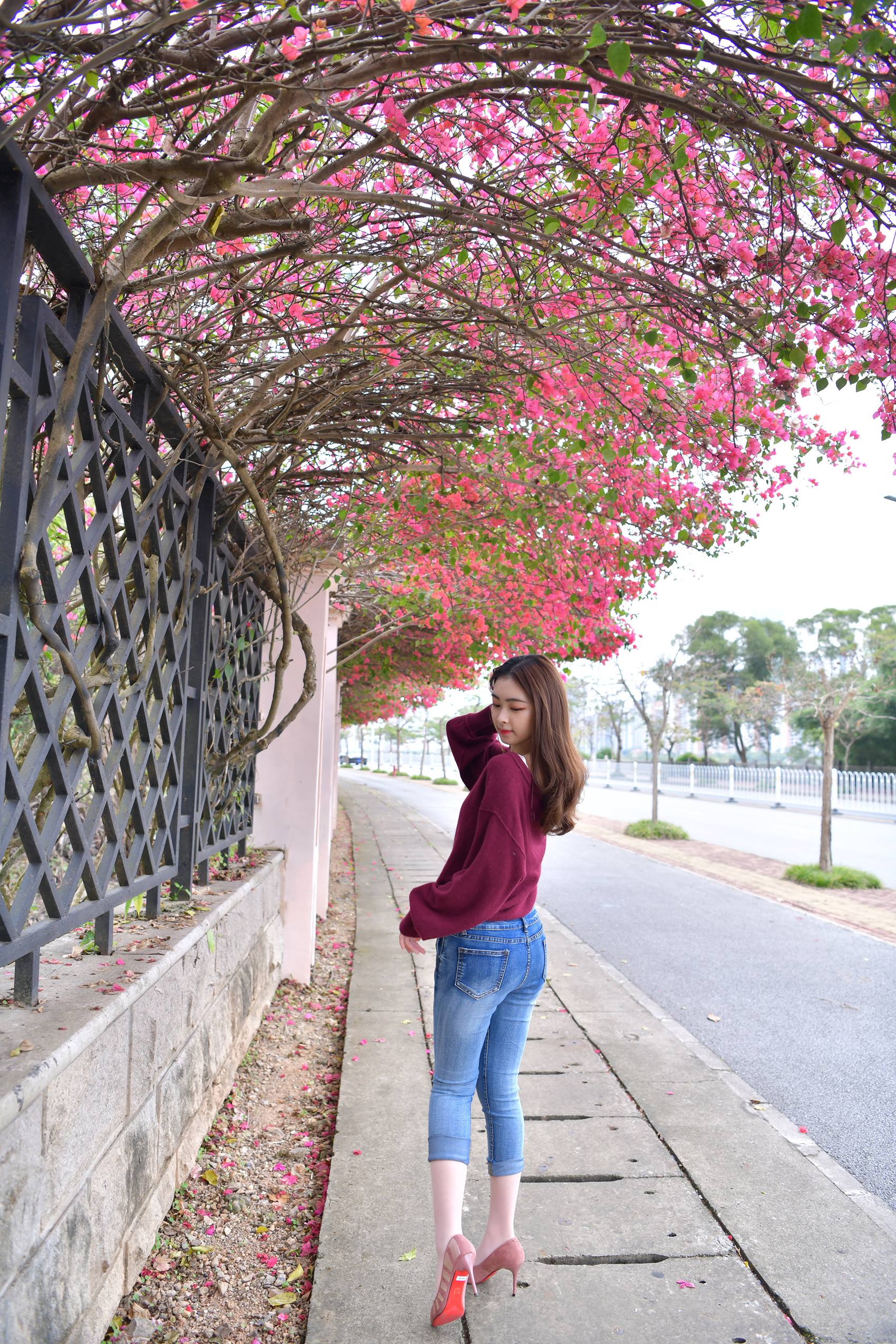 图片[4]-精选精选街拍作品 NO.1815 牛仔裤肉丝小解解[92P]-草丛看图