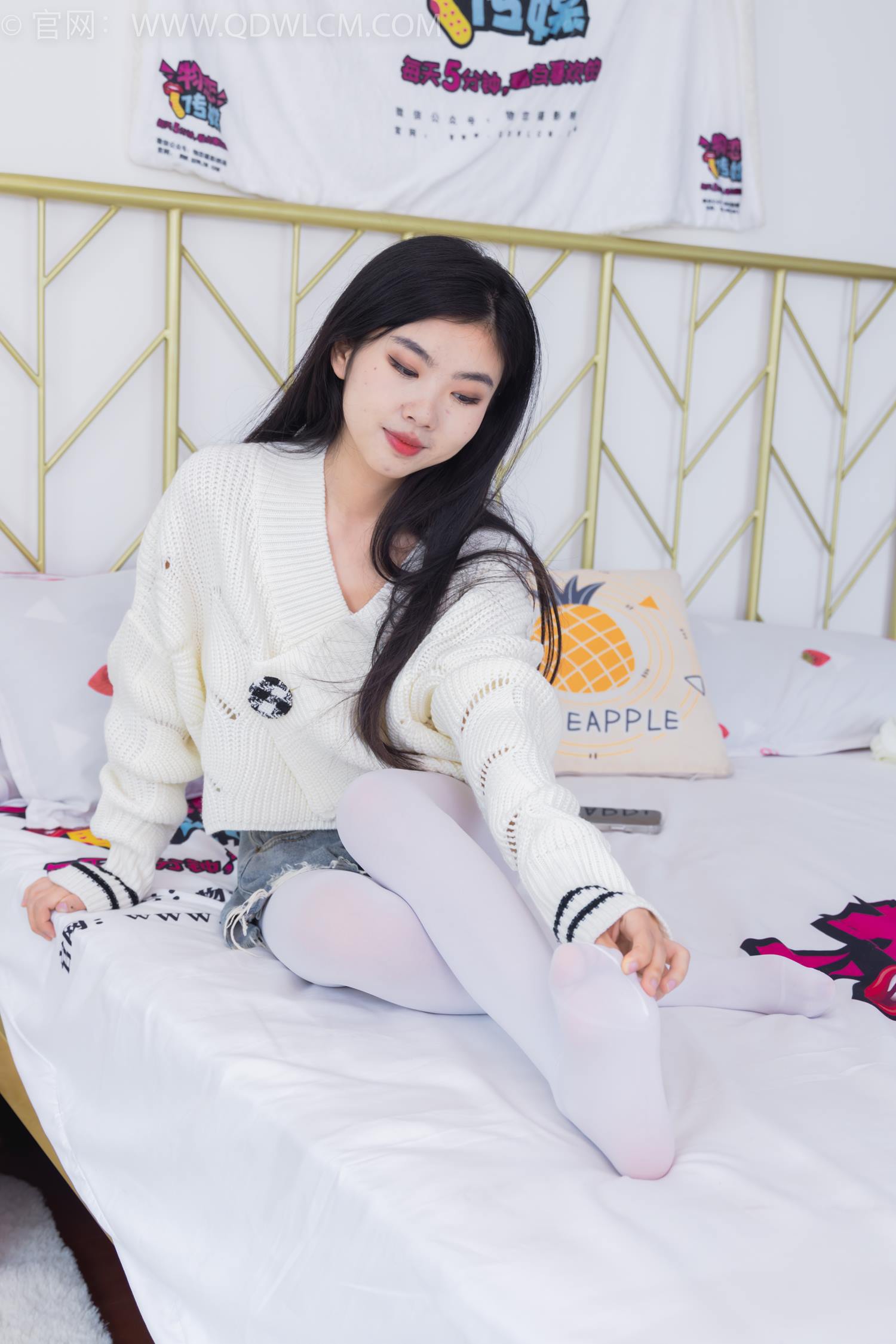 图片[2]-精选勿恋传媒 NO.2396 米米-马丁靴、厚白丝[94P]-草丛看图