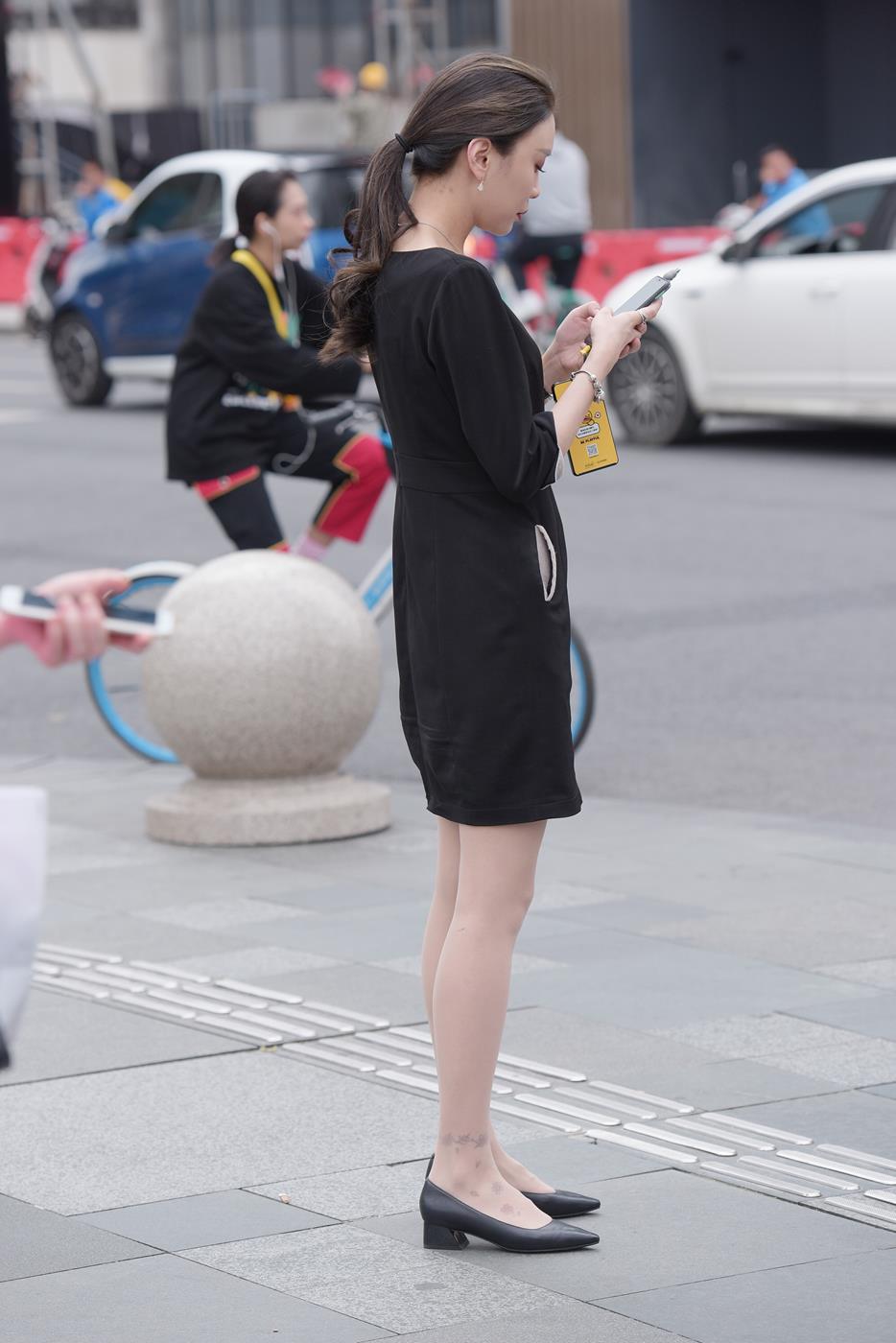 图片[6]-魔镜街拍 NO.163 街拍黑色连衣裙小解解 [56P]-草丛看图