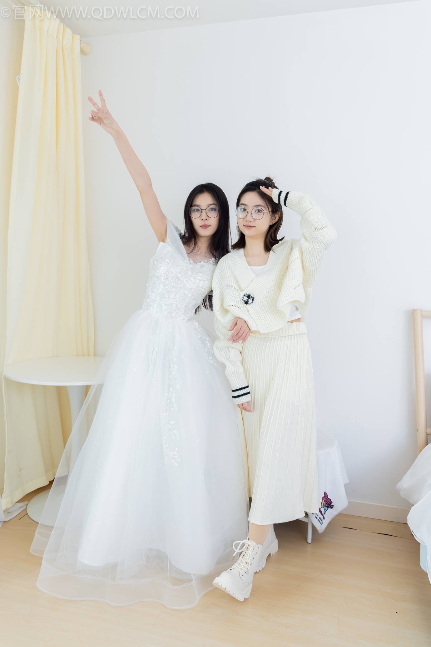 图片[5]-精选勿恋传媒 NO.2308 茯苓&欢欢-高跟鞋、马丁靴、厚白丝、厚肉丝、瑜伽动作、婚纱[114P]-草丛看图