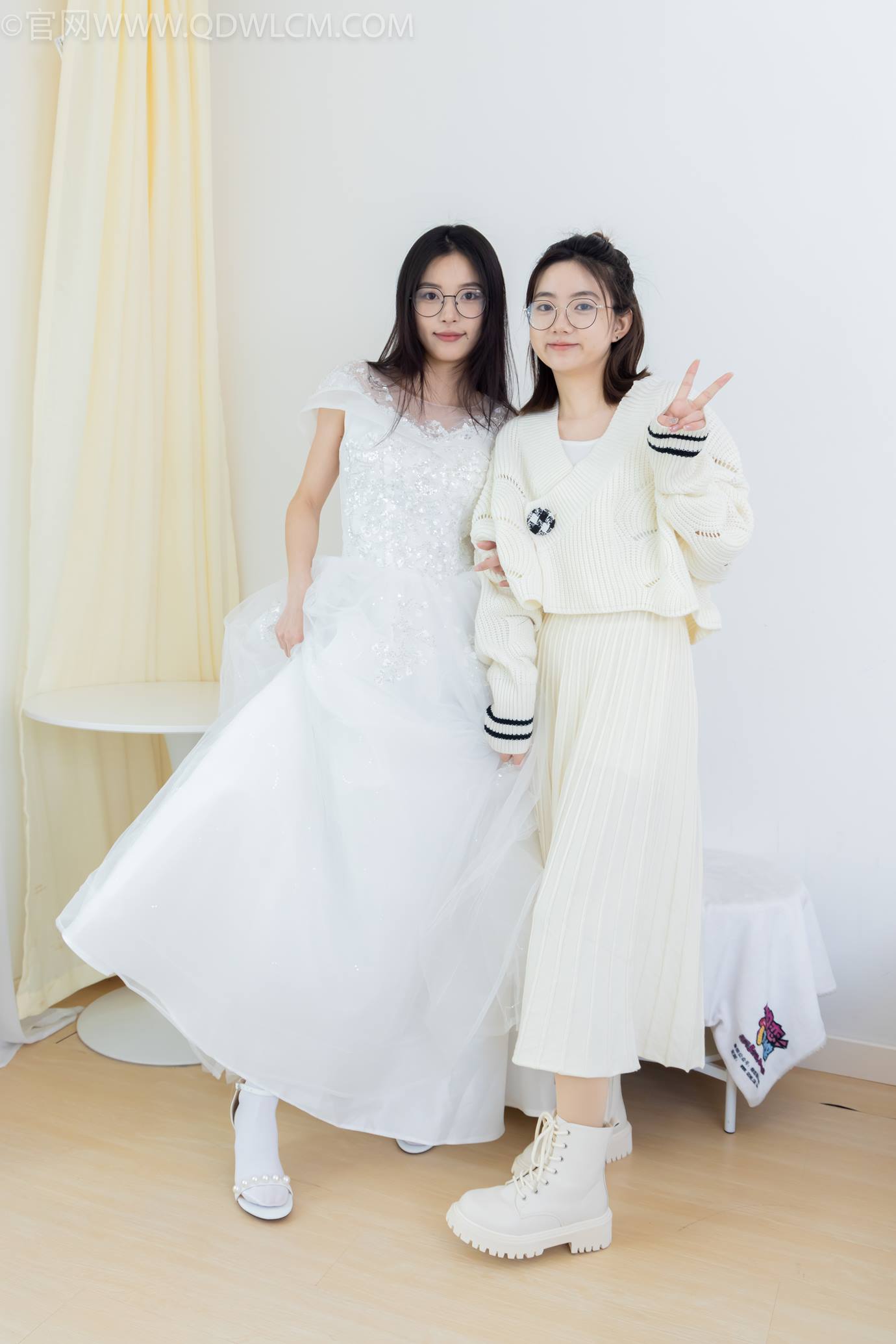 图片[6]-精选勿恋传媒 NO.2308 茯苓&欢欢-高跟鞋、马丁靴、厚白丝、厚肉丝、瑜伽动作、婚纱[114P]-草丛看图