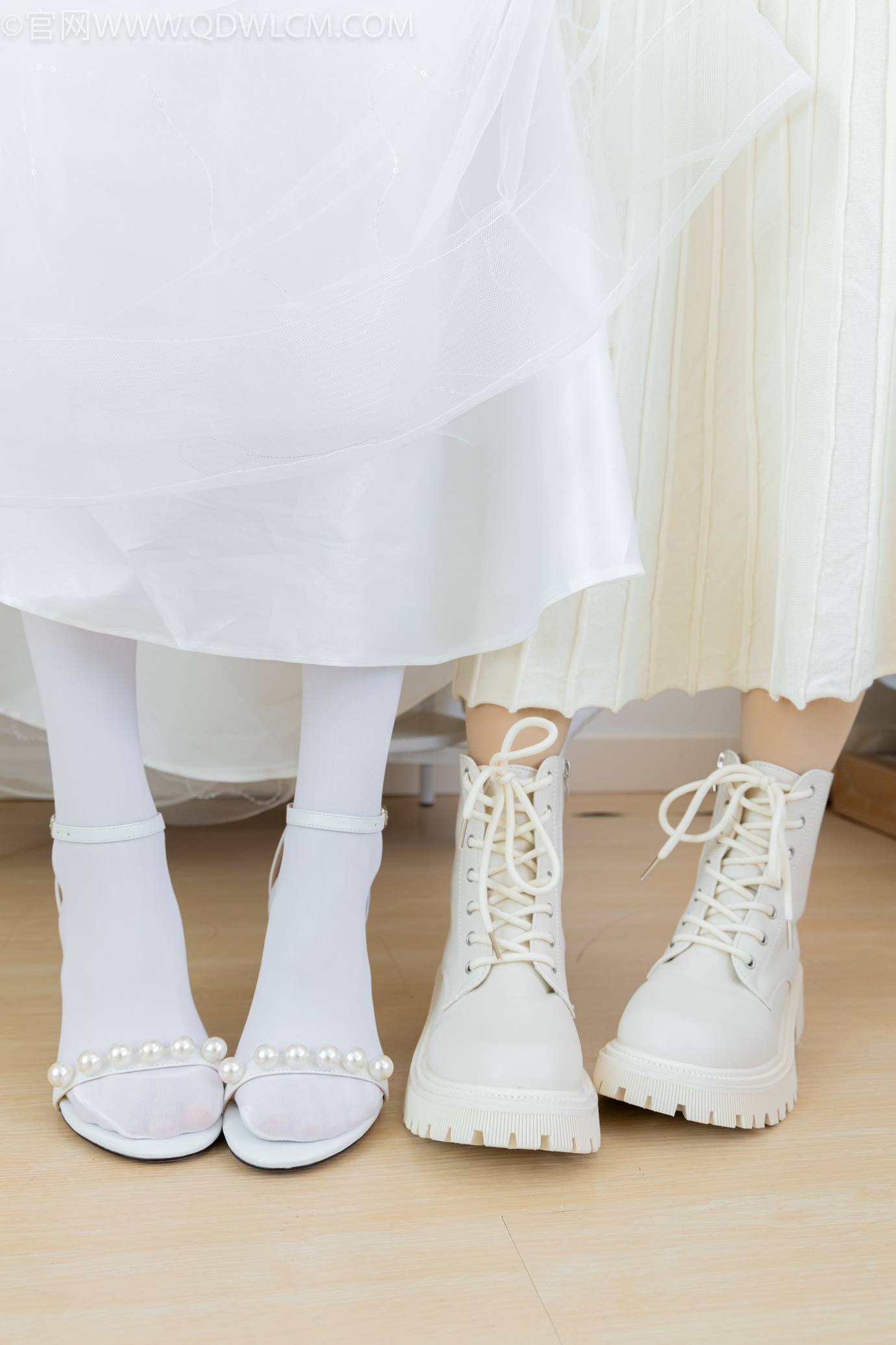 图片[8]-精选勿恋传媒 NO.2308 茯苓&欢欢-高跟鞋、马丁靴、厚白丝、厚肉丝、瑜伽动作、婚纱[114P]-草丛看图