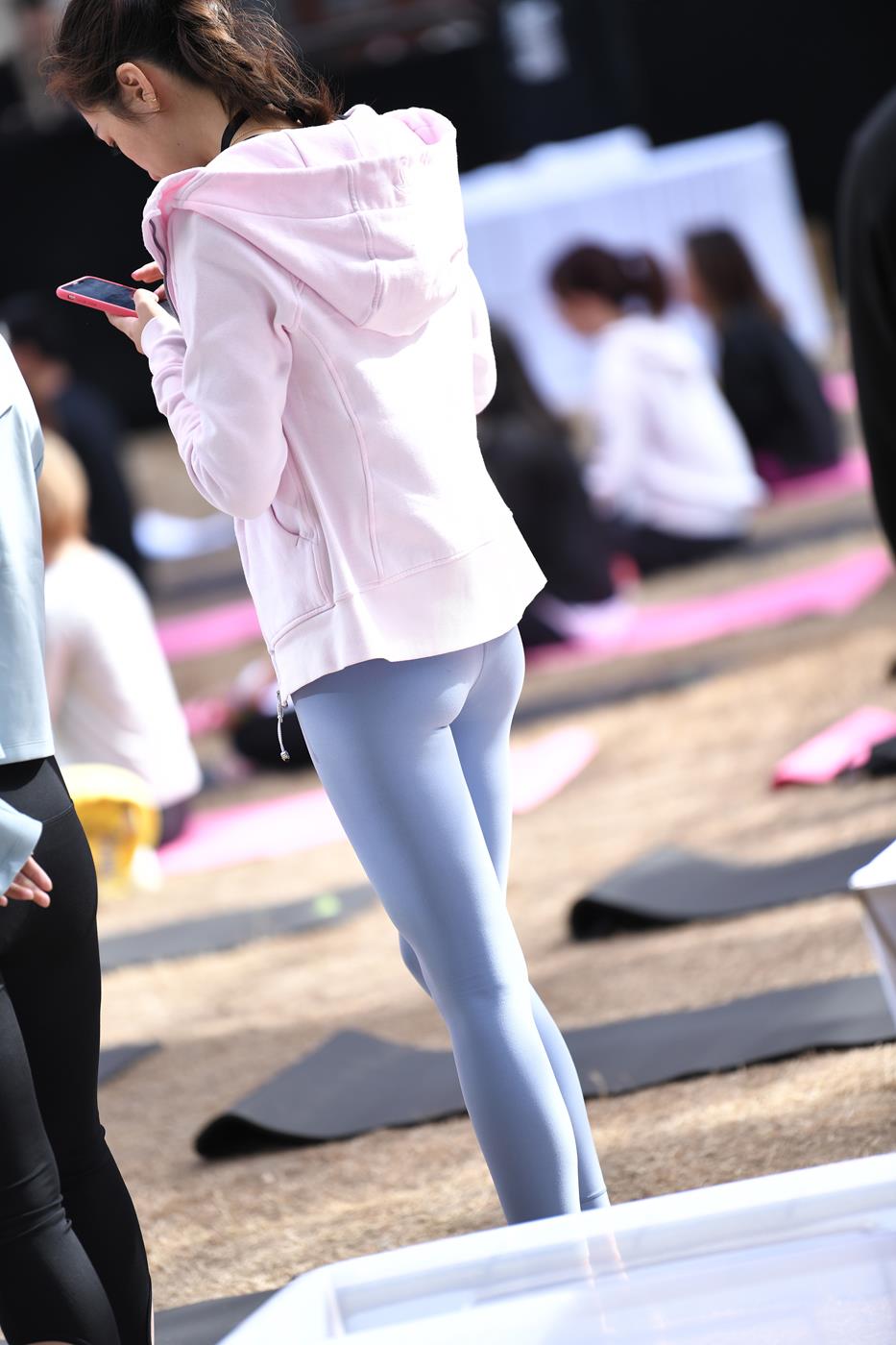 图片[7]-精选精选街拍作品 NO.1579 咔喳街拍作品 – 粉衣兰裤[40P]-草丛看图