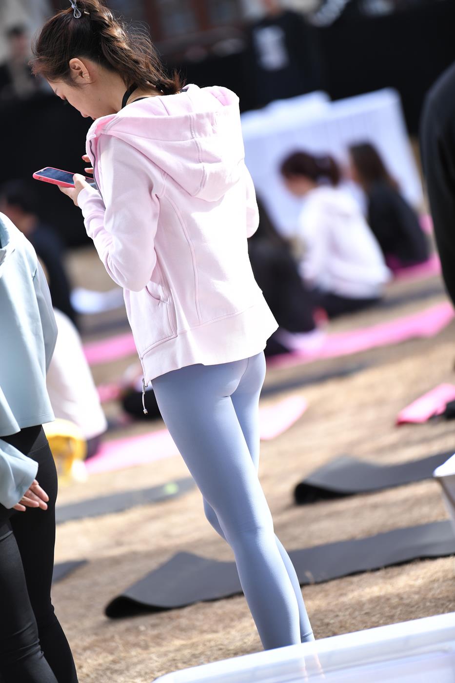 图片[8]-精选精选街拍作品 NO.1579 咔喳街拍作品 – 粉衣兰裤[40P]-草丛看图