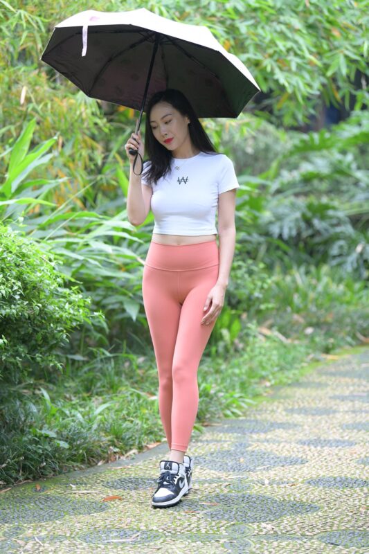 精选精选街拍作品 1643 一始街拍作品 – 雨一样的你[88]-草丛看图