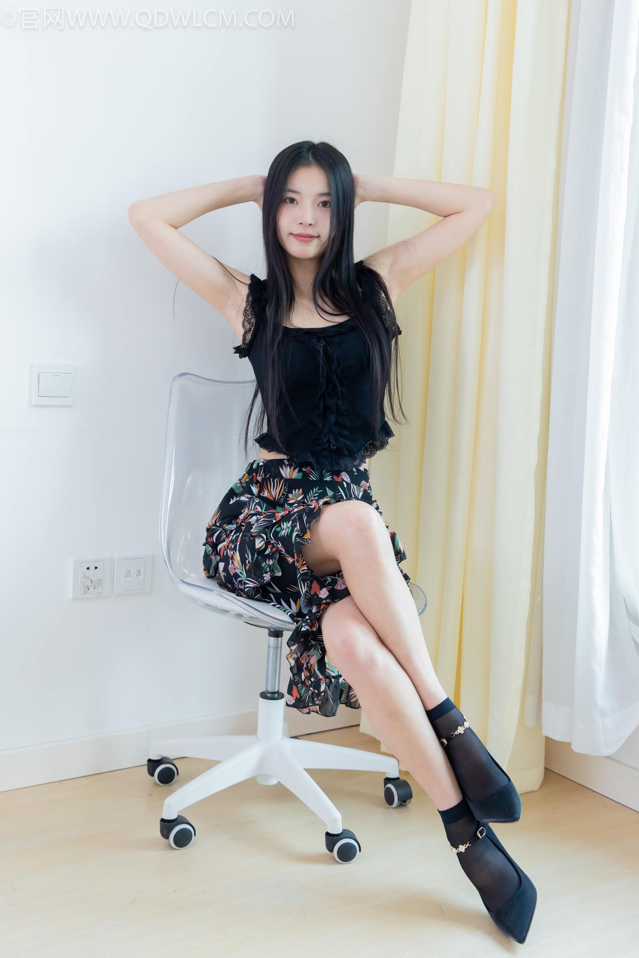 图片[8]-精选勿恋传媒 NO.2332 茯苓-短靴、短黑丝、裸足[124P]-草丛看图