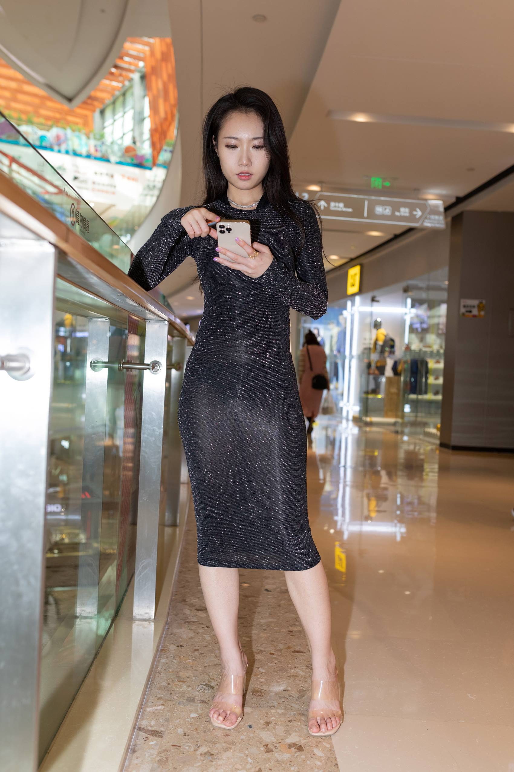 图片[7]-精选精选街拍作品 NO.1812 盛夏黑色长裙[76P]-草丛看图