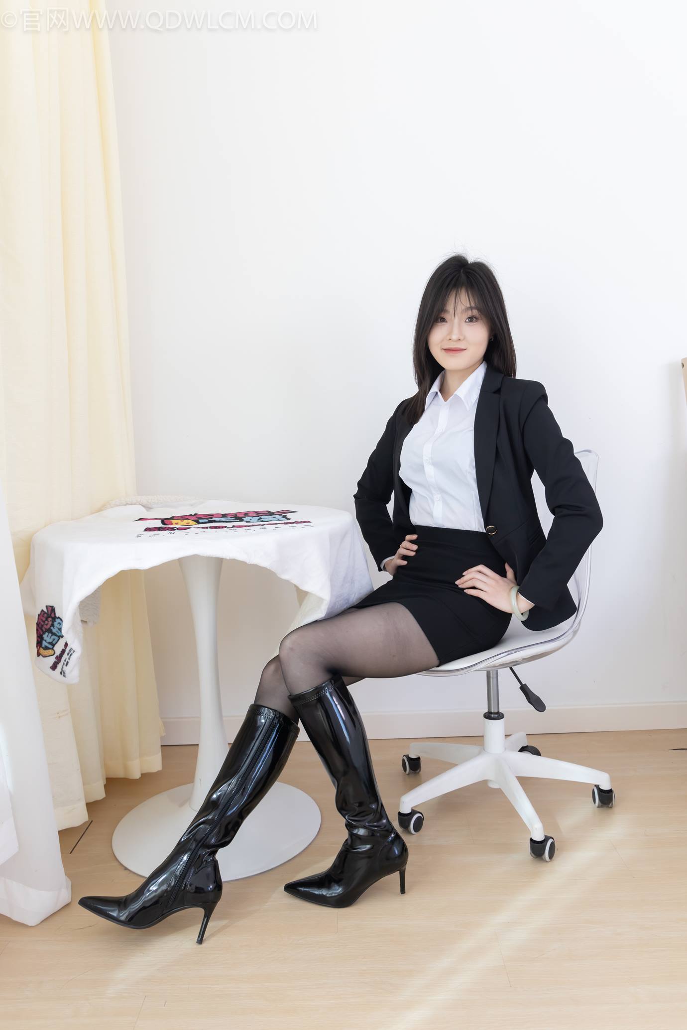 图片[5]-精选勿恋传媒 NO.2306 青柠-高跟长靴、薄黑丝、ol至服[260P]-草丛看图