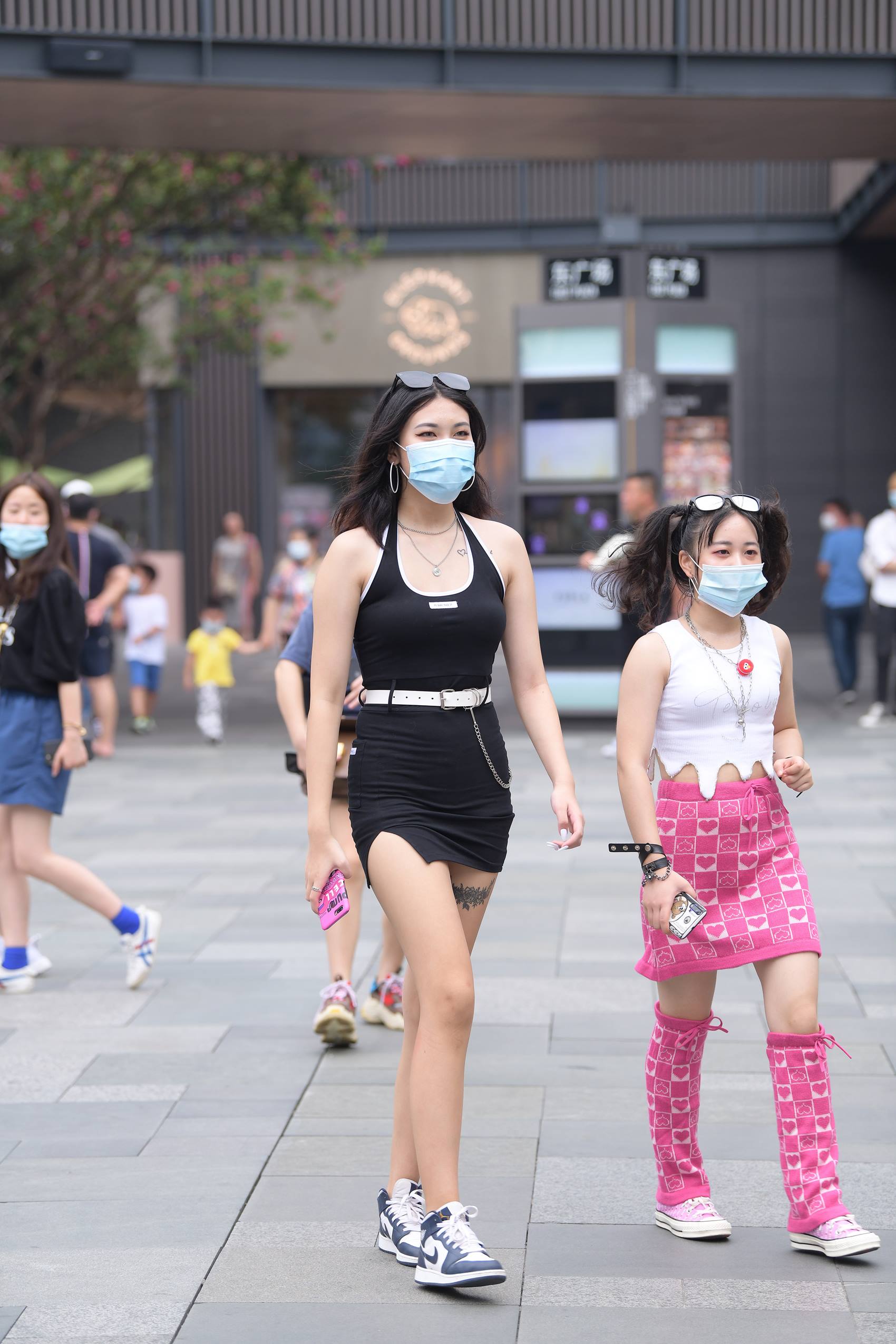 图片[2]-精选精选街拍作品 NO.1805 视觉冲击街拍作品 – 酷女孩[35P]-草丛看图