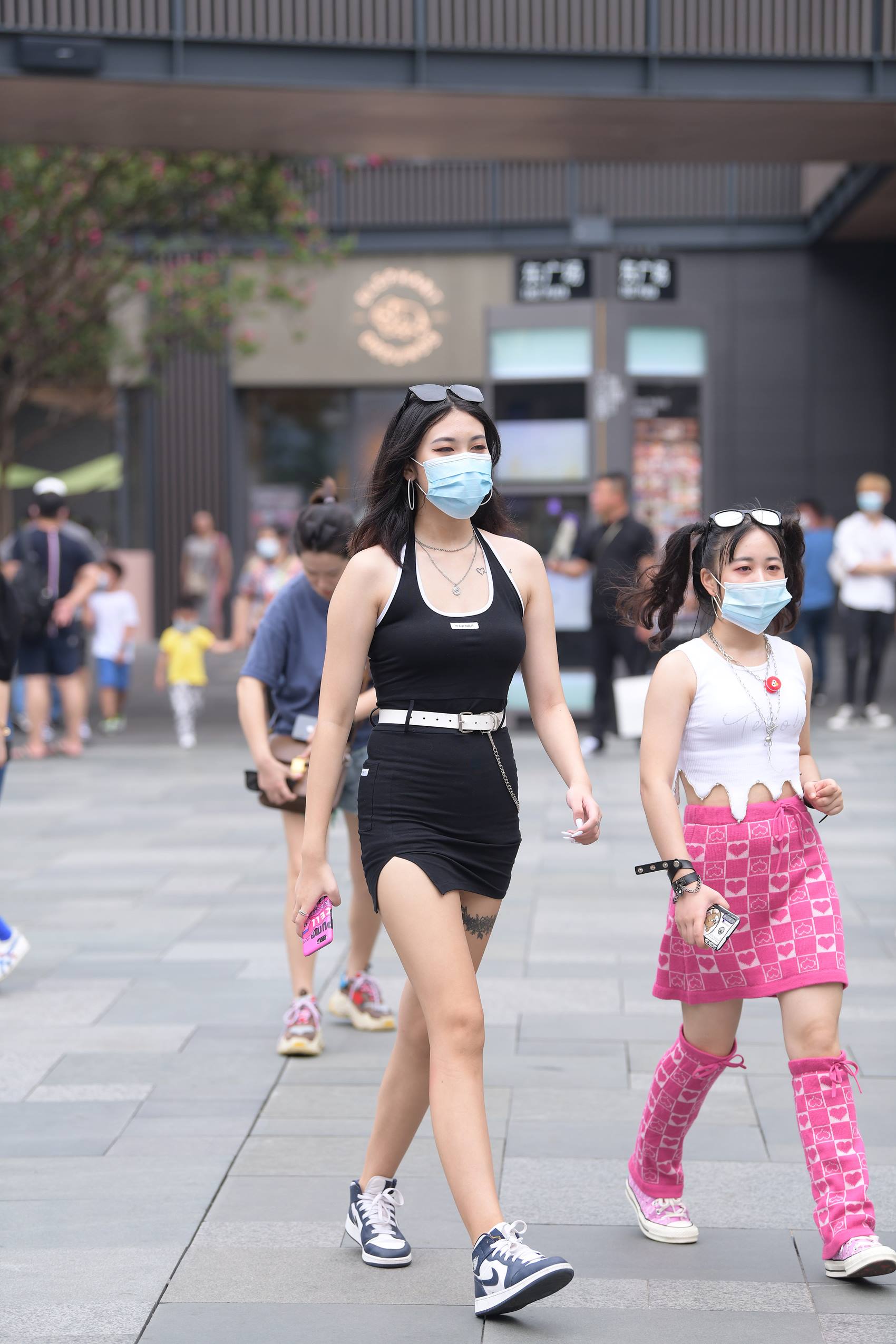 图片[3]-精选精选街拍作品 NO.1805 视觉冲击街拍作品 – 酷女孩[35P]-草丛看图