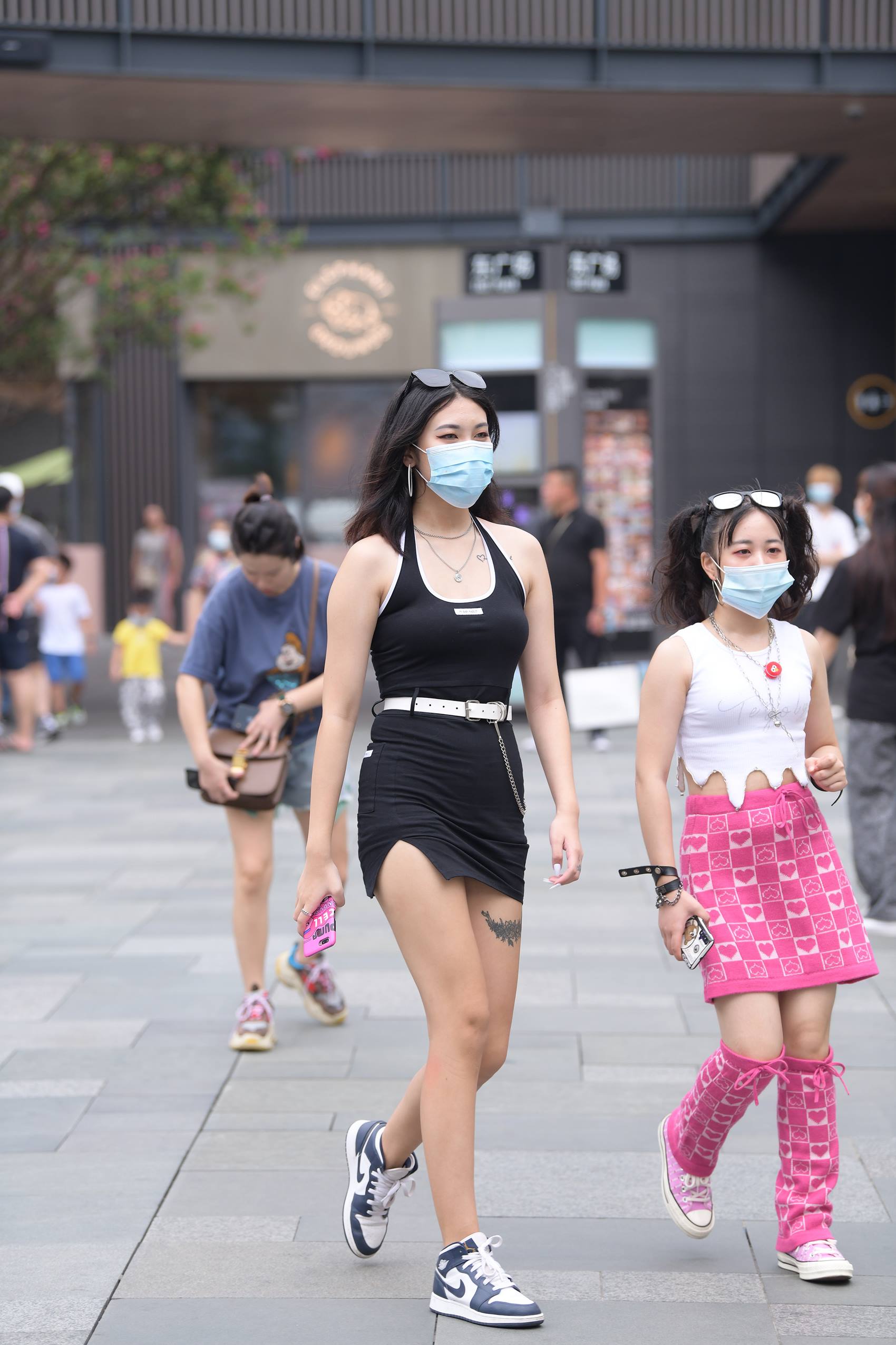 图片[4]-精选精选街拍作品 NO.1805 视觉冲击街拍作品 – 酷女孩[35P]-草丛看图