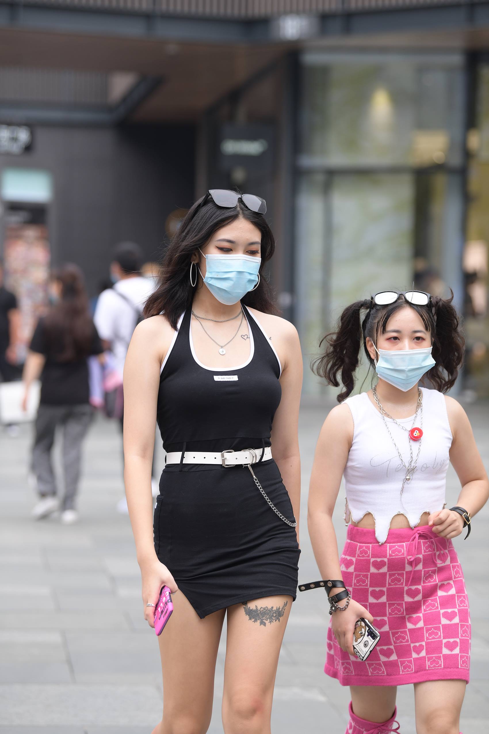 图片[8]-精选精选街拍作品 NO.1805 视觉冲击街拍作品 – 酷女孩[35P]-草丛看图