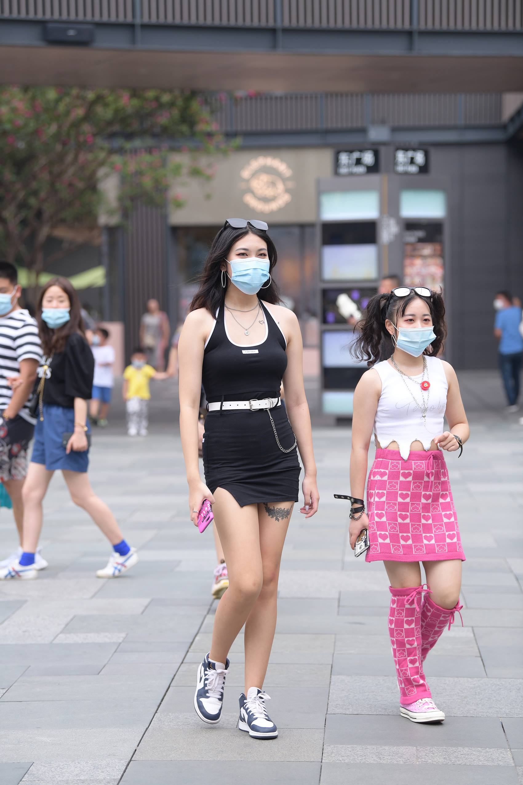 图片[1]-精选精选街拍作品 NO.1805 视觉冲击街拍作品 – 酷女孩[35P]-草丛看图