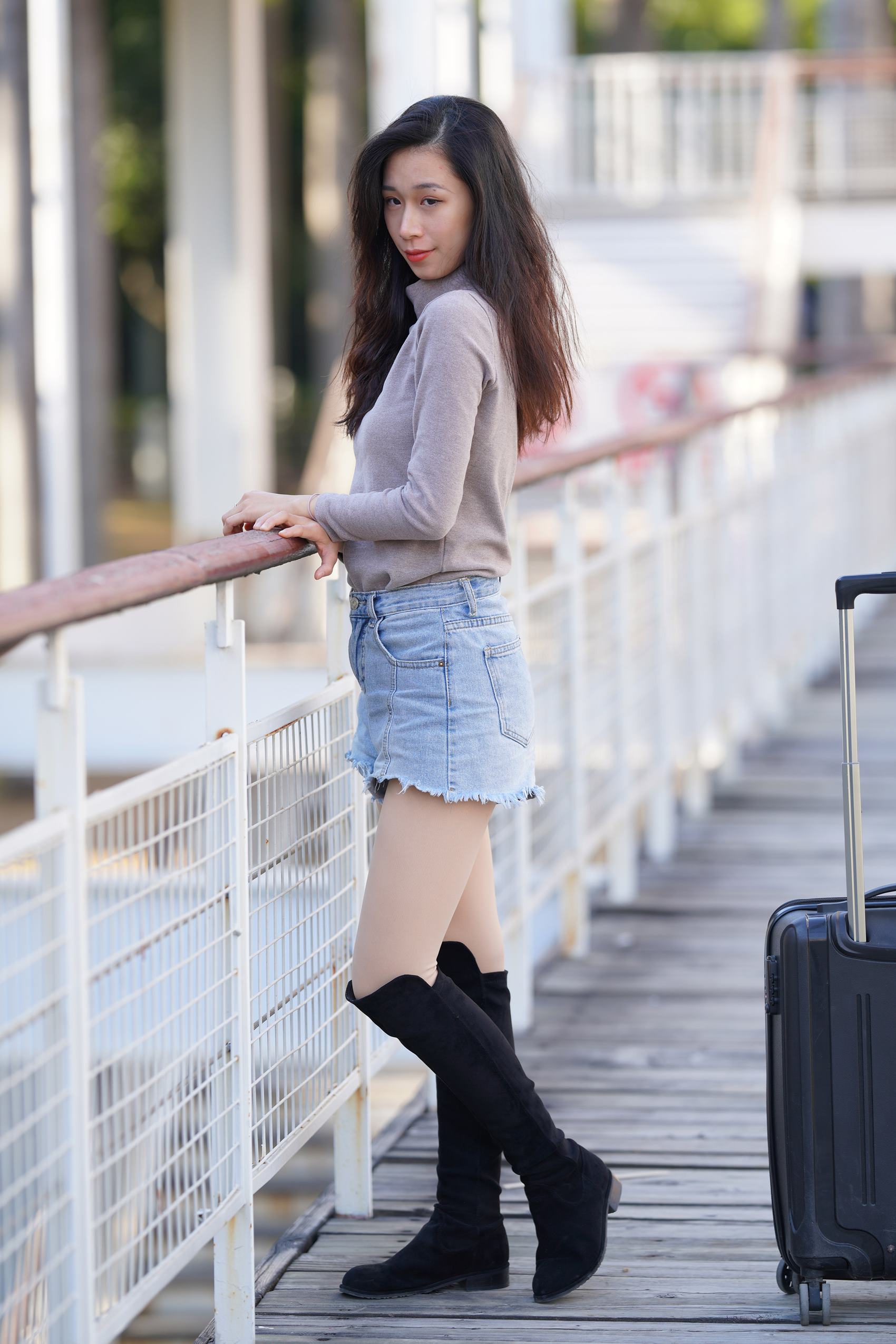 图片[4]-精选精选街拍作品 NO.1735 影行者街拍作品 – 暖阳下的肉丝女孩[88P]-草丛看图