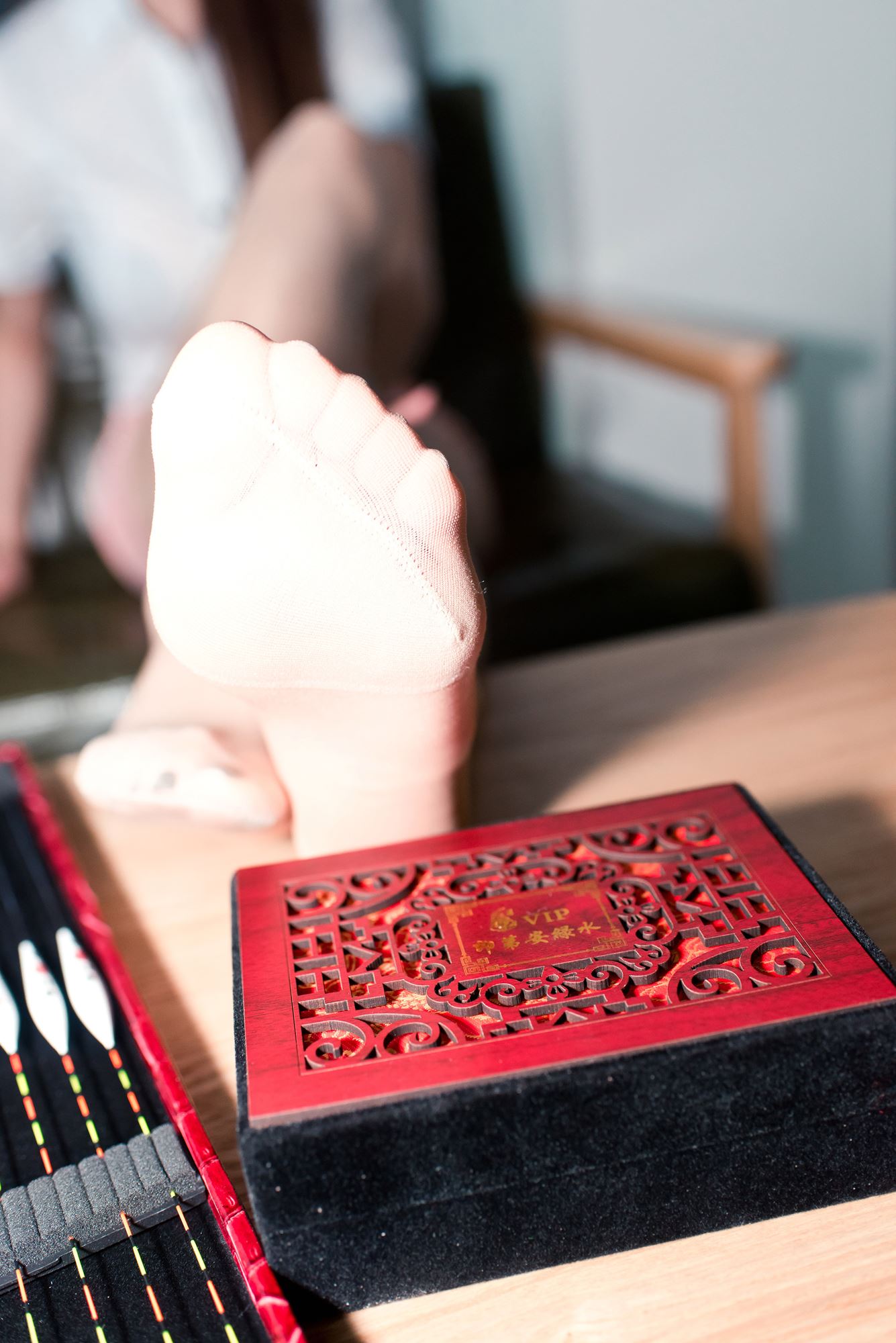 图片[2]-精选精选街拍作品 NO.1670 御风街拍作品 – 极品丝族美女销售主管之休闲篇[52P]-草丛看图