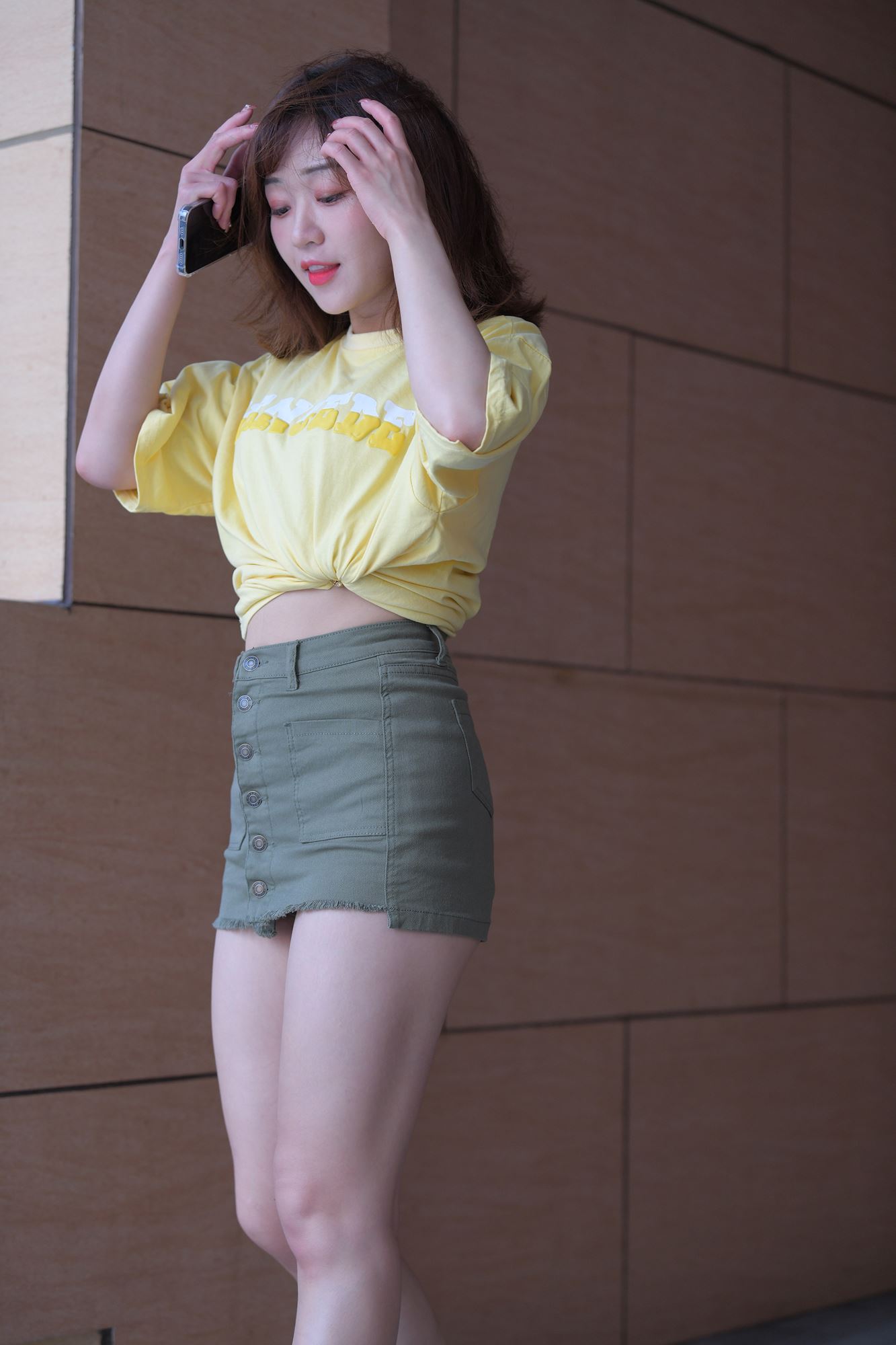 图片[2]-精选精选街拍作品 NO.1668 红石摄影作品 – 绿色短裙女孩[84P]-草丛看图