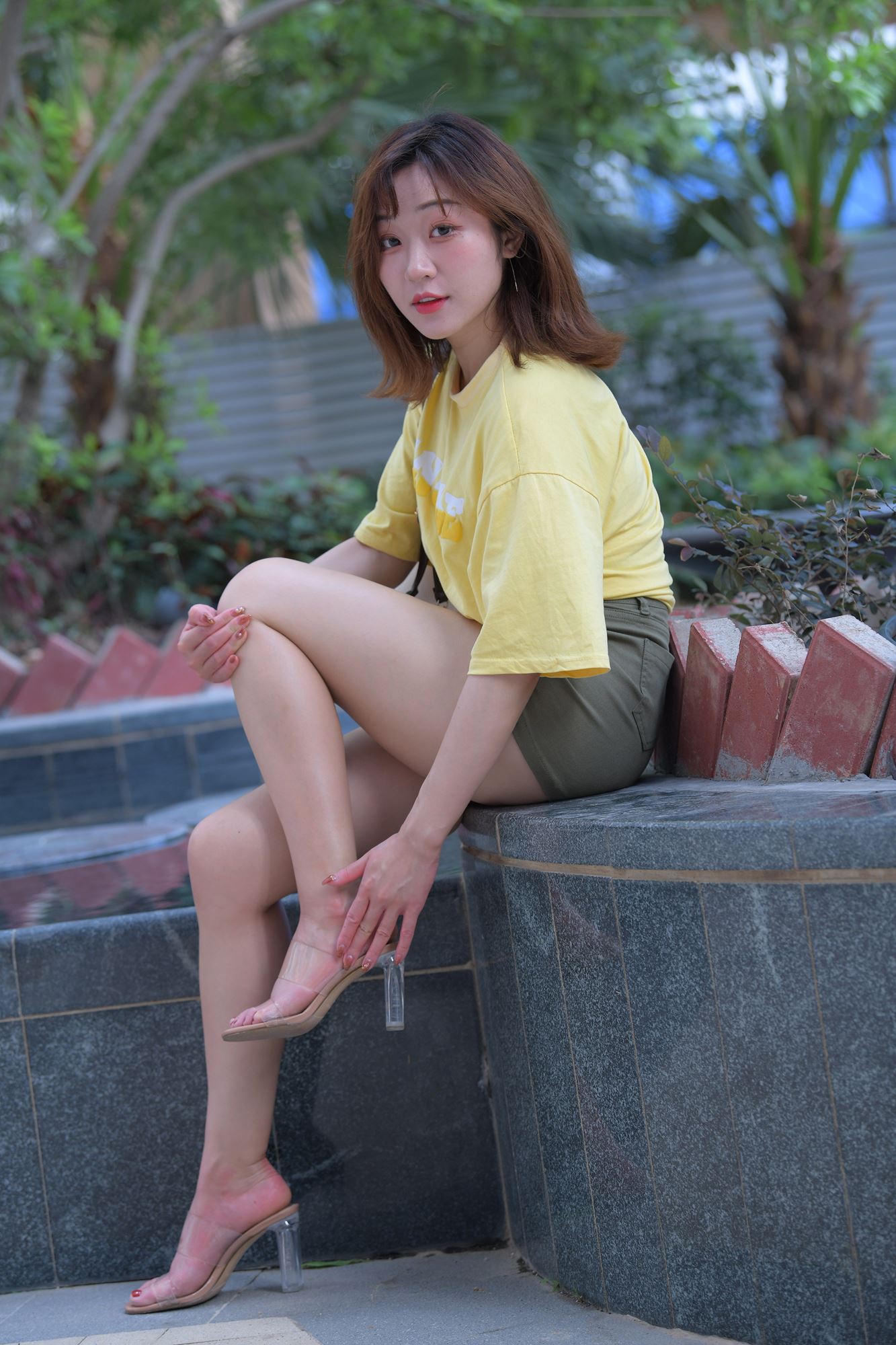 图片[8]-精选精选街拍作品 NO.1668 红石摄影作品 – 绿色短裙女孩[84P]-草丛看图