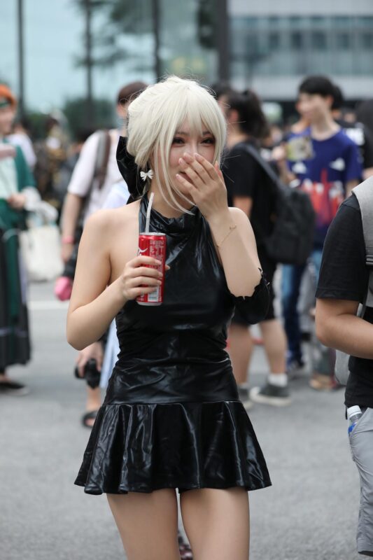 精选魔镜街拍 NO.077 [辉辉模拍]网荭只是简言 [64P]-草丛看图