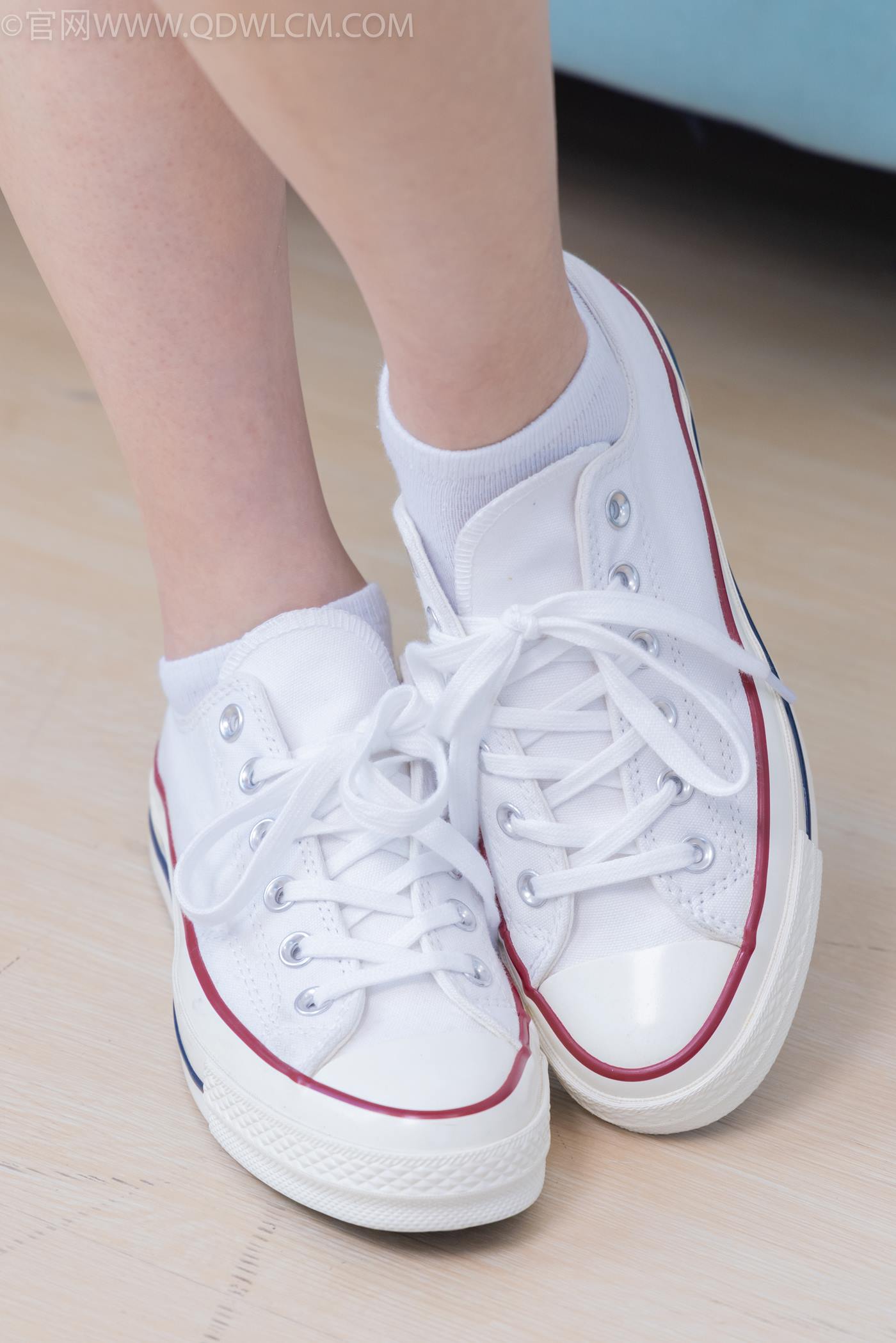 图片[5]-勿恋传媒 NO.2279 小竹-帆布鞋、白短棉袜[100P]-草丛看图
