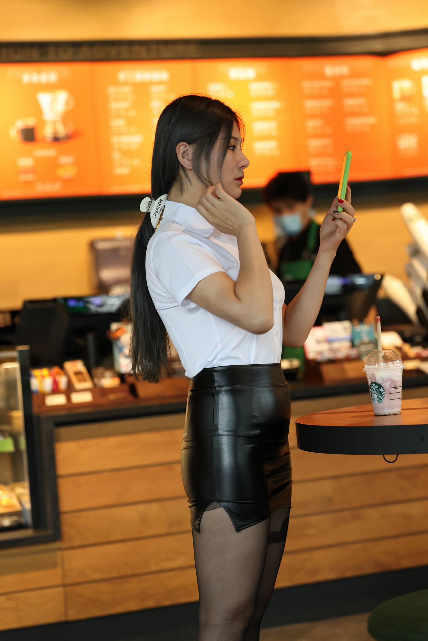 图片[5]-精选魔镜街拍 NO.093 皮裙黑丝 [52P]-草丛看图