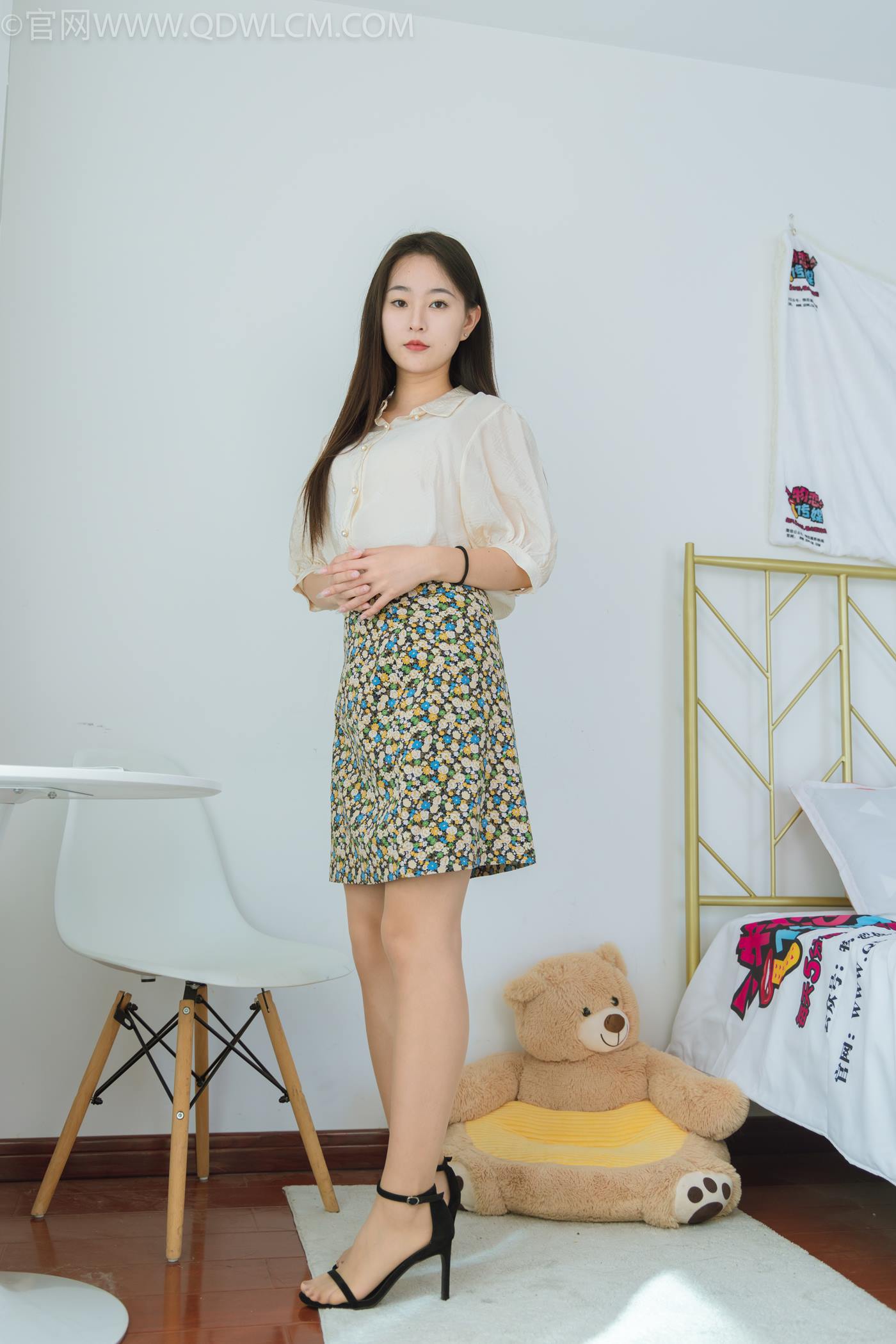 图片[3]-精选勿恋传媒 NO.2277 美兔-三双高跟鞋、薄肉丝、裸足[140P]-草丛看图