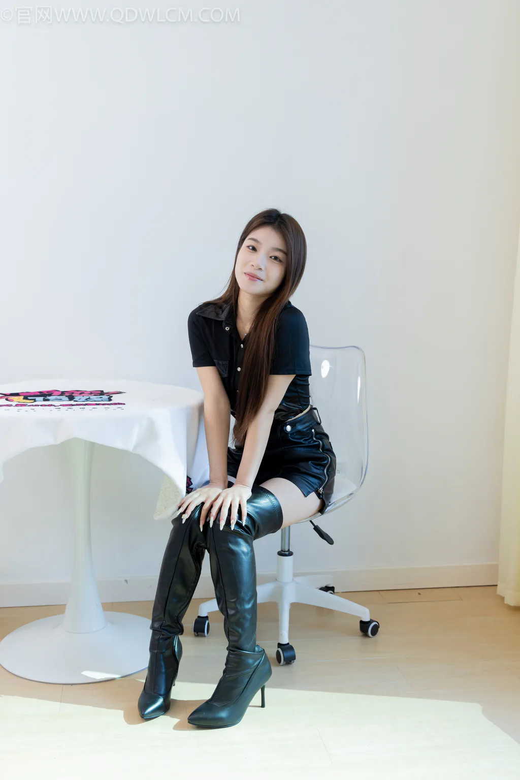 图片[8]-精选勿恋传媒 NO.2621 闪闪-高跟长靴、皮鞋、白棉袜、白船袜、裸足[217P]-草丛看图