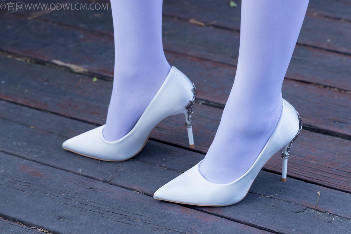 图片[3]-精选勿恋传媒 NO.2271 泡泡-高跟鞋、厚白丝、户外[159P]-草丛看图