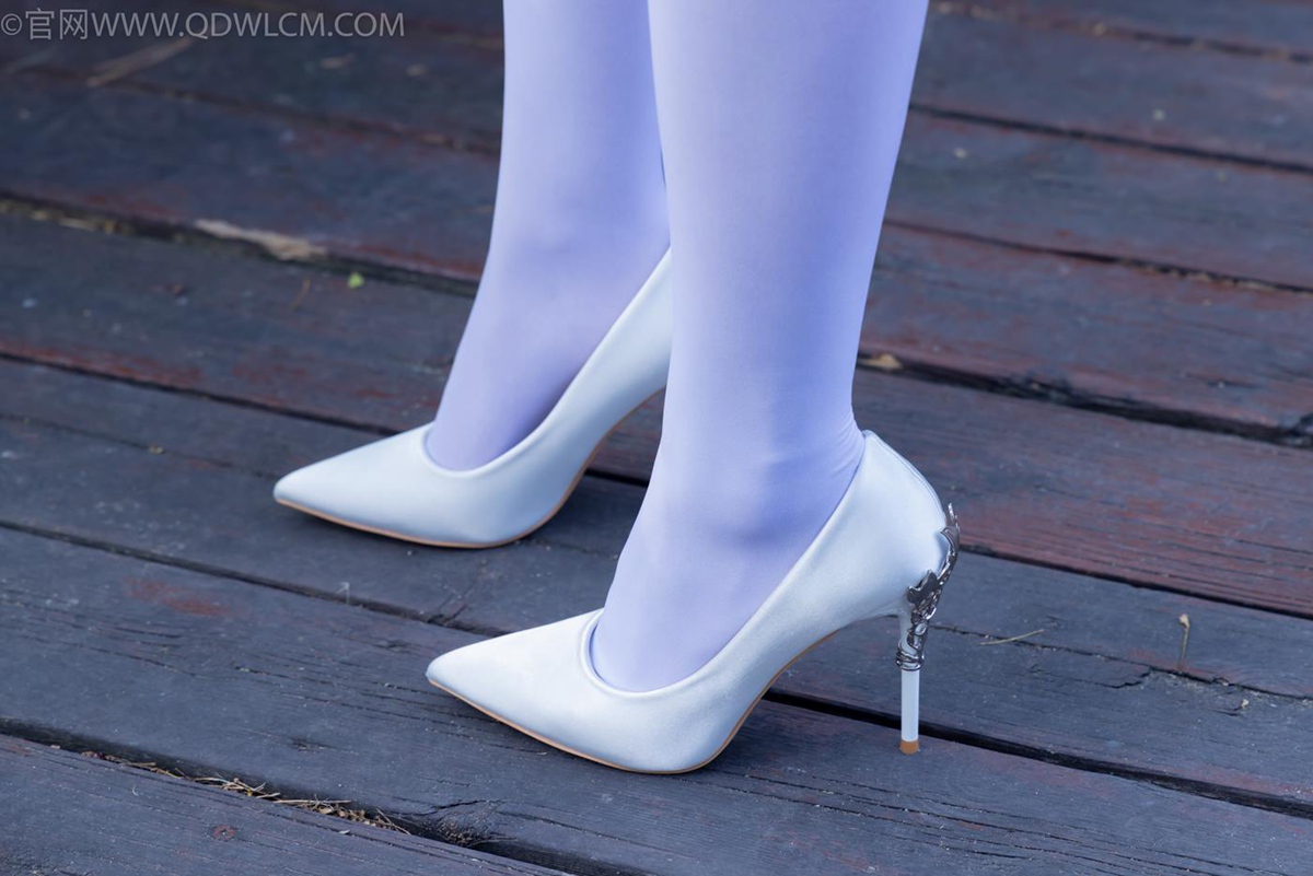 图片[4]-精选勿恋传媒 NO.2271 泡泡-高跟鞋、厚白丝、户外[159P]-草丛看图