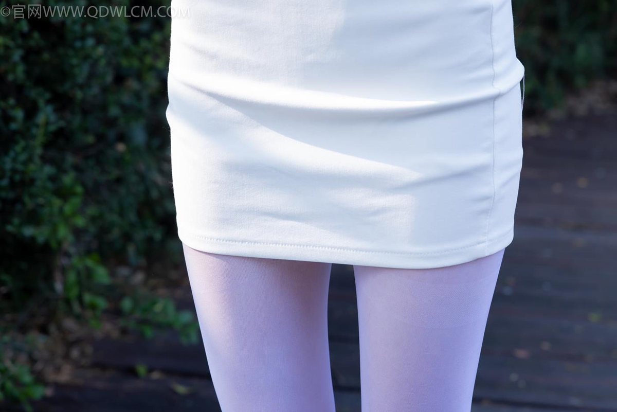 图片[6]-精选勿恋传媒 NO.2271 泡泡-高跟鞋、厚白丝、户外[159P]-草丛看图