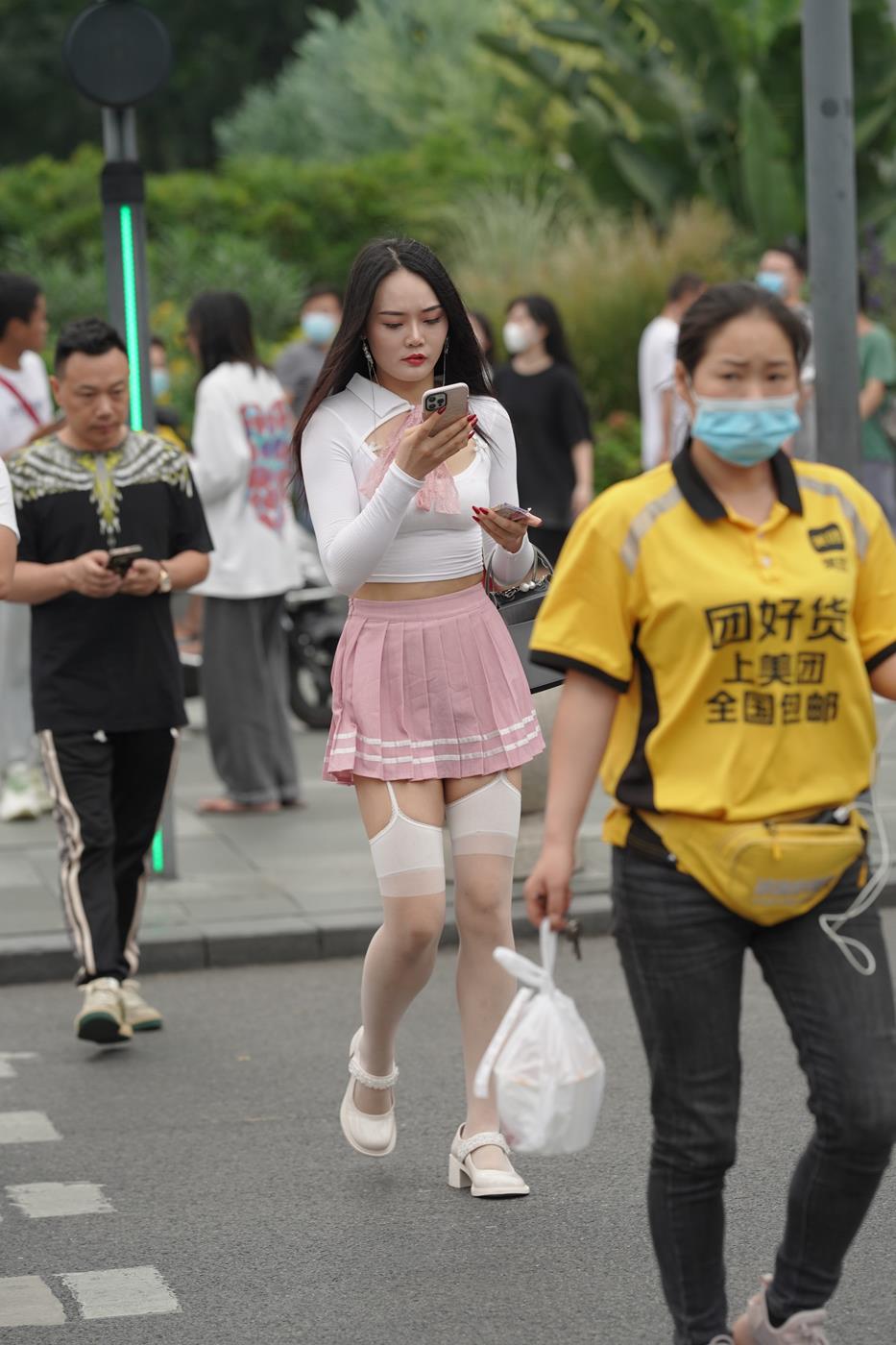 图片[7]-精选魔镜街拍 NO.161 街拍白丝吊带袜美女 [88P]-草丛看图