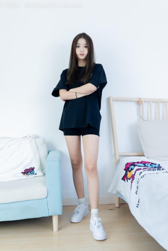 精选勿恋传媒 NO.2252 泛泛-板鞋、白棉袜、裸足[123P]-草丛看图