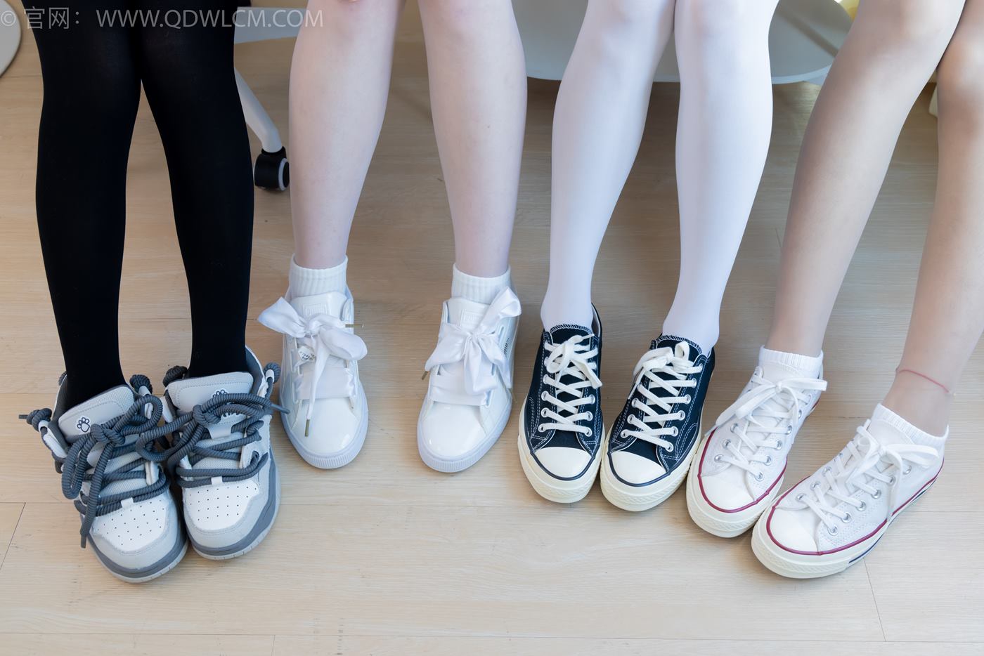 图片[2]-精选勿恋传媒 NO.2243 茯苓&岚岚&泡泡&米米-新春快乐[114P]-草丛看图