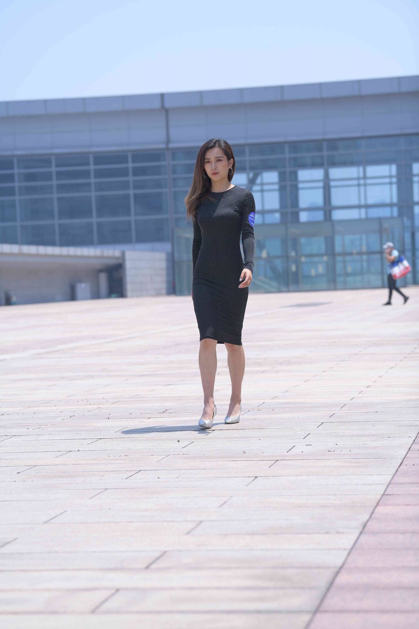 图片[7]-精选魔镜街拍 NO.007 黑色仅身长裙 [91P]-草丛看图